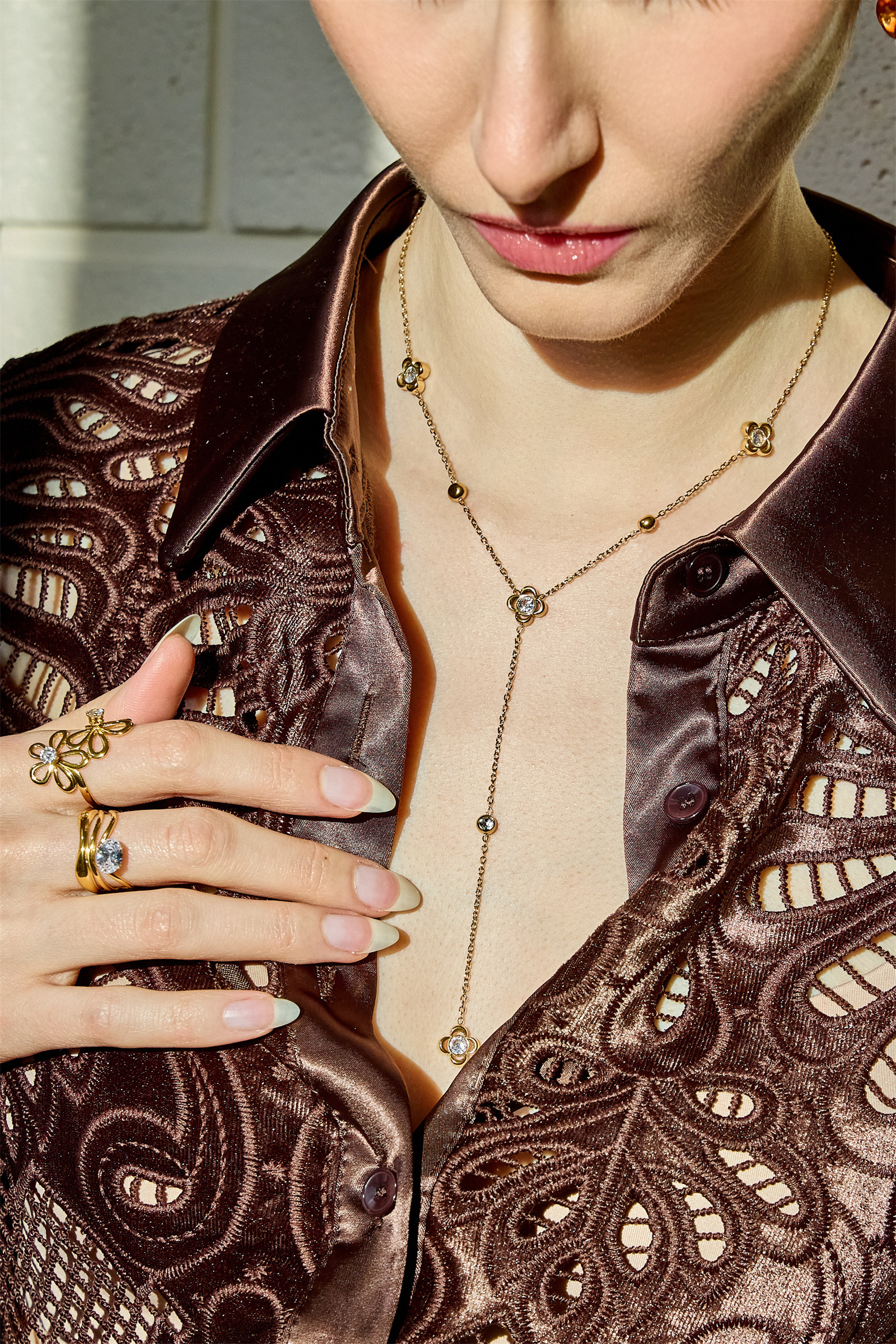 Grossiste Bellissima - Collier Y fleurs et strass en acier inoxydable