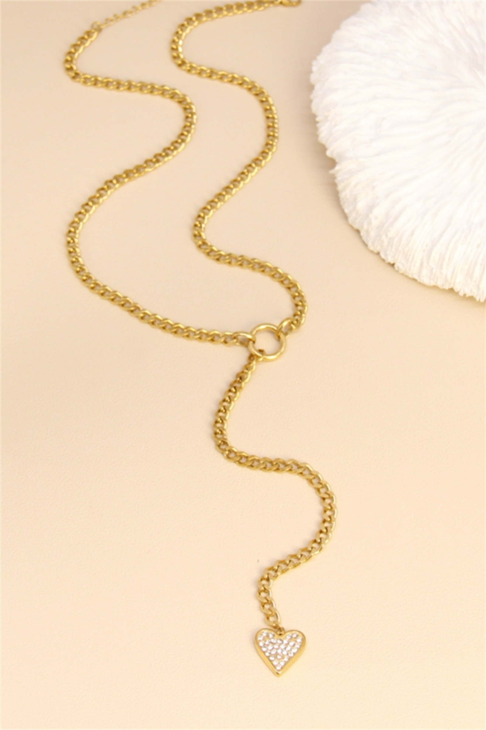 Grossiste Bellissima - Collier doré en Y – Chaîne épaisse & pendentif cœur strassé