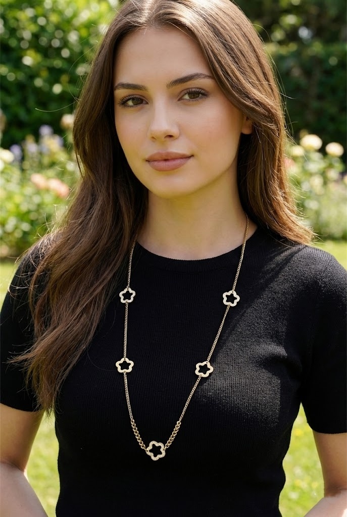 Grossiste Bellissima - Sautoir fleurs en acier inoxydable doré – Collier long chic – Bijou femme élégant