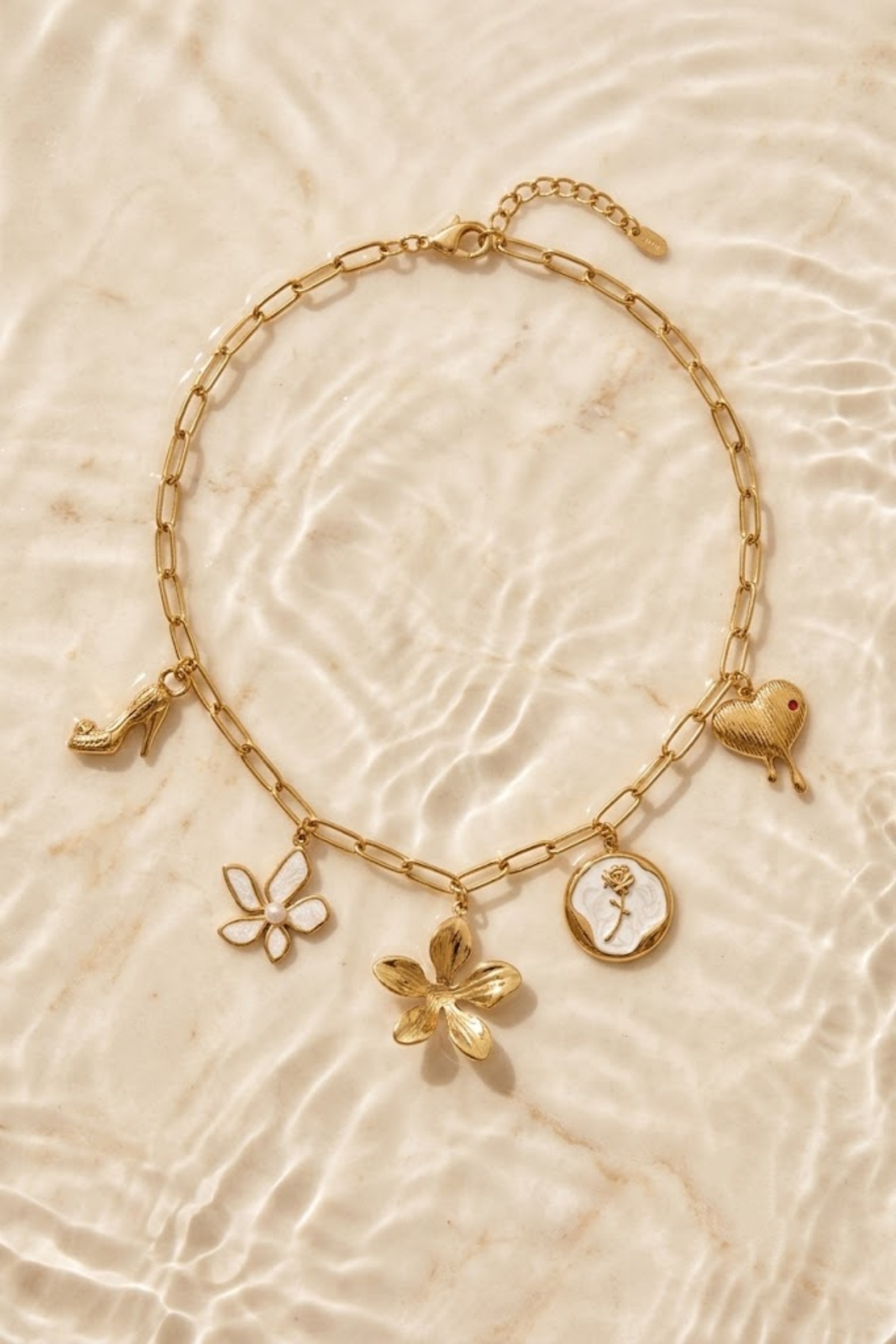 Grossiste Bellissima - Collier charms dorés en acier inoxydable