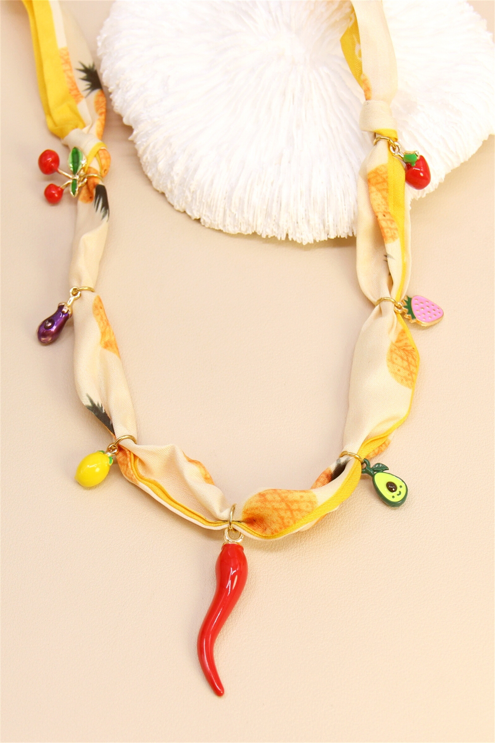 Grossiste Bellissima - Collier ruban fruits multicolores & piment – Touche exotique vitaminée