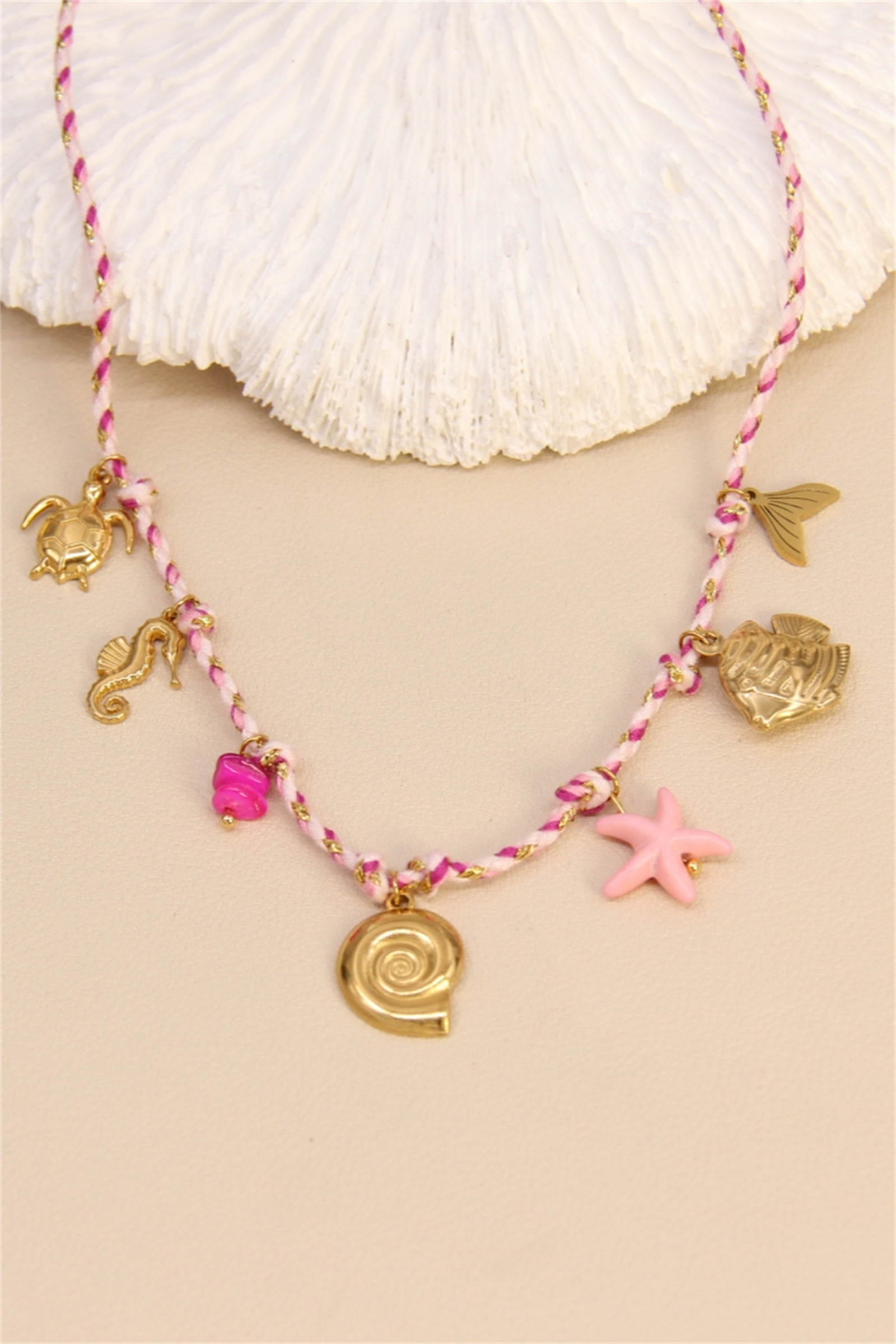 Grossiste Bellissima - Collier “Pink Ocean” – Esprit vacances en rose et or