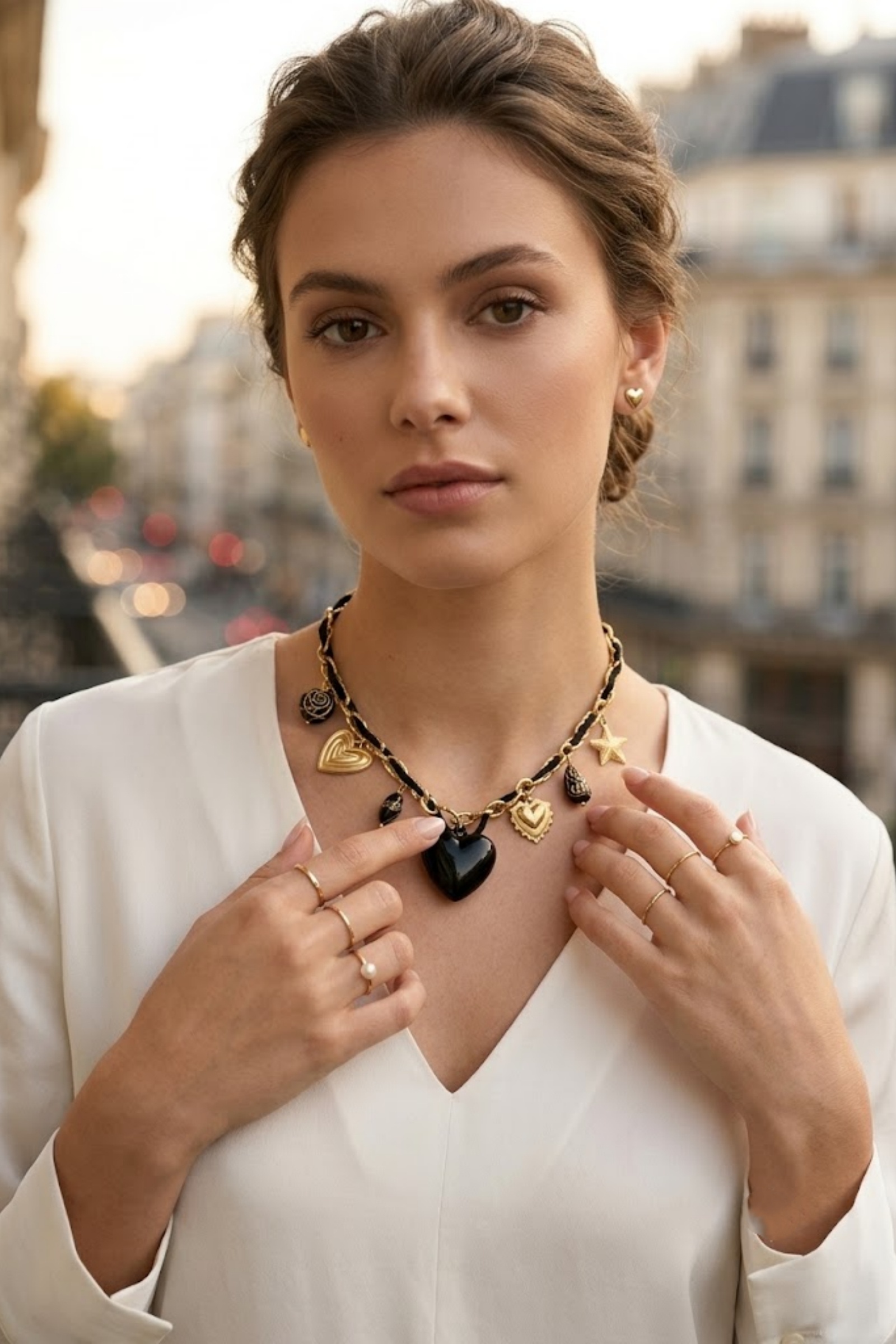 Grossiste Bellissima - Collier cœur noir et charms dorés en acier inoxydable