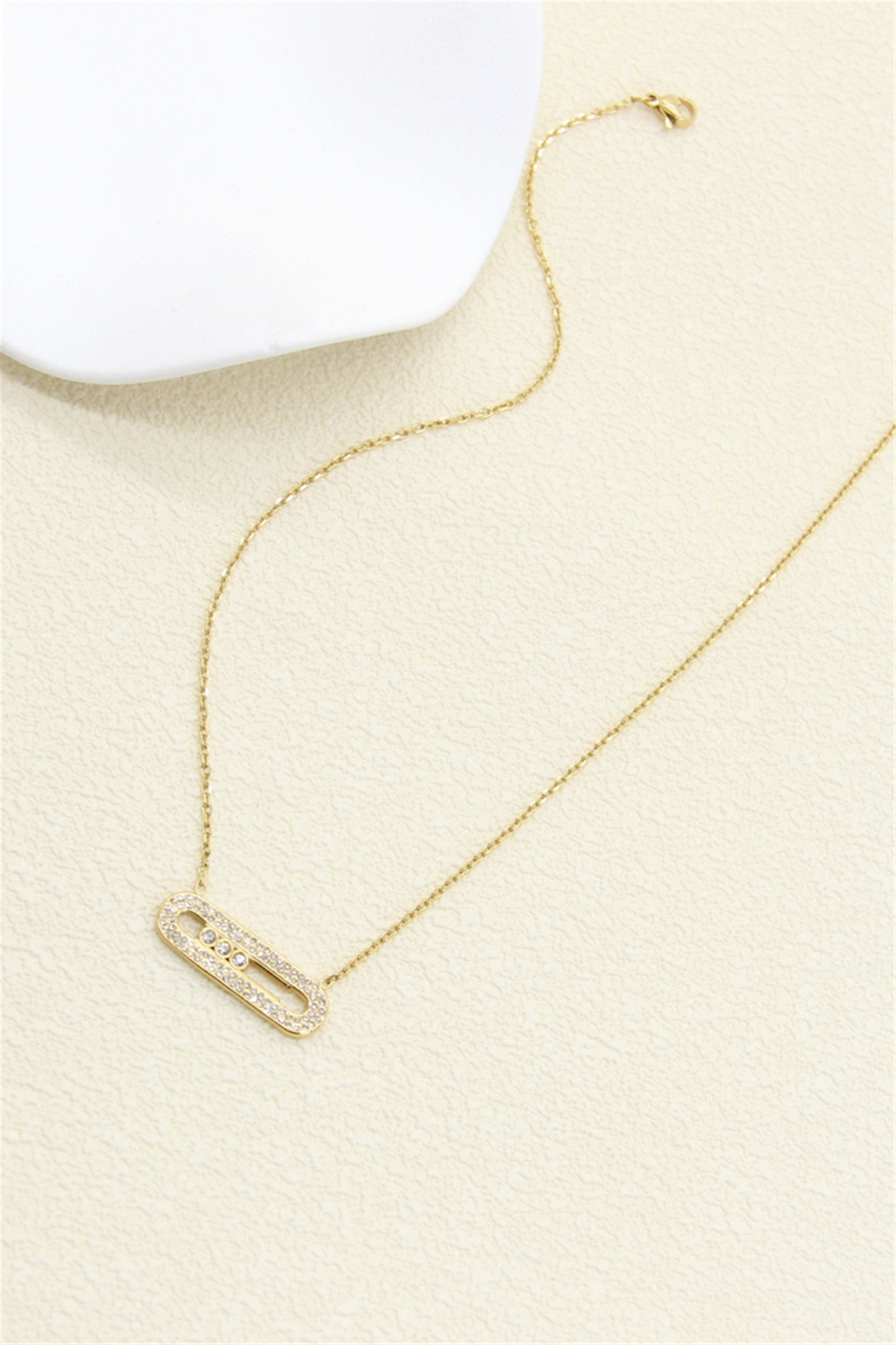Grossiste Bellissima - Collier élégant acier inoxydable – pendentif ovale pavé de zircons