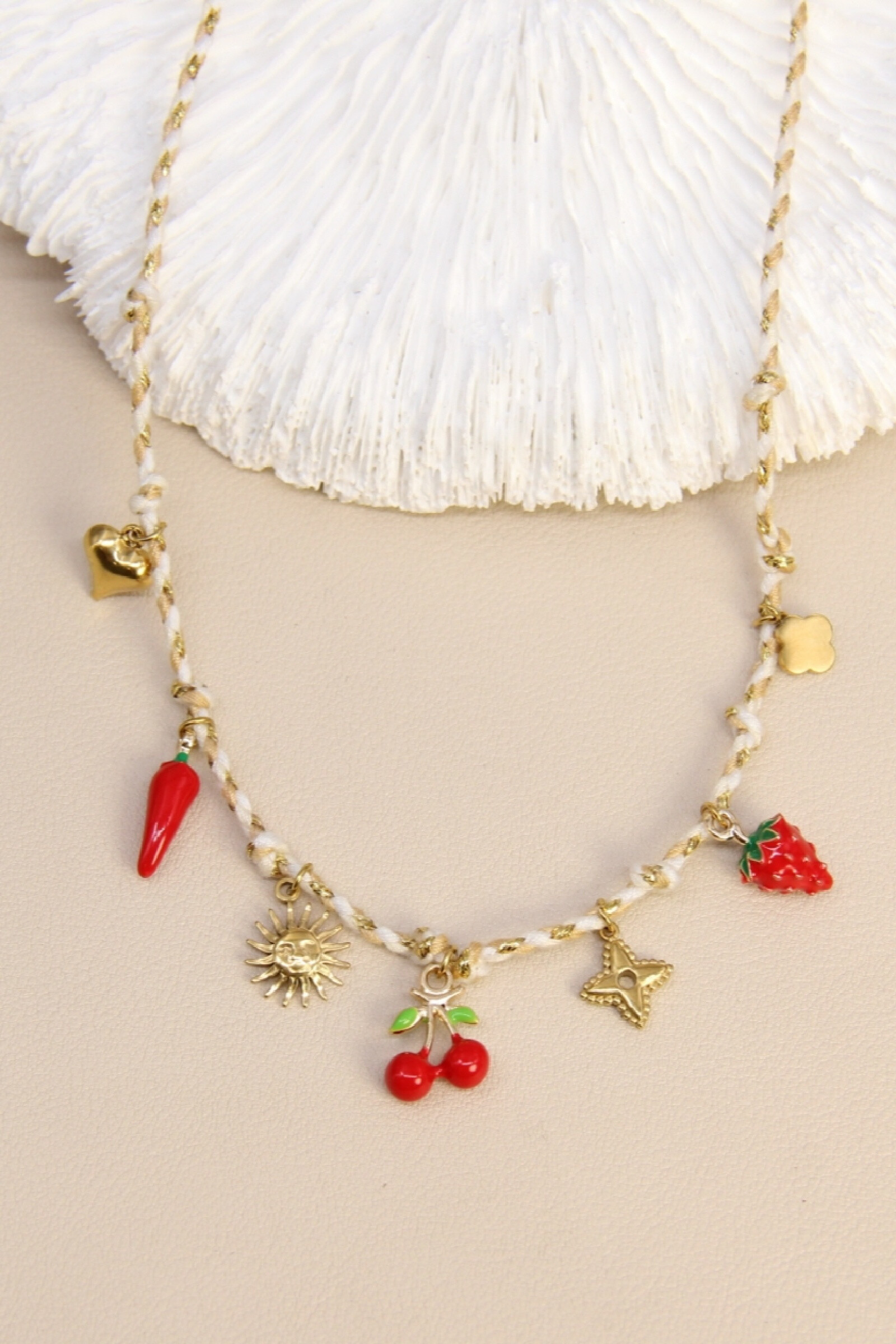 Grossiste Bellissima - Collier charms fruits & soleil – Tendance estivale vitaminée