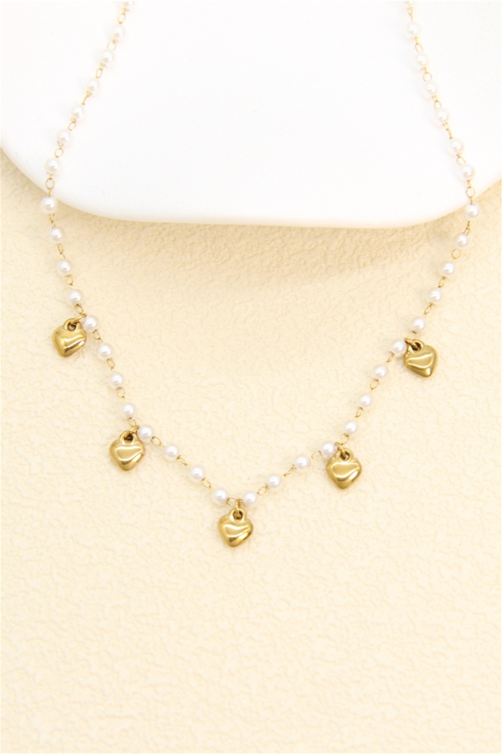 Grossiste Bellissima - Collier perles & cœurs dorés – acier inoxydable