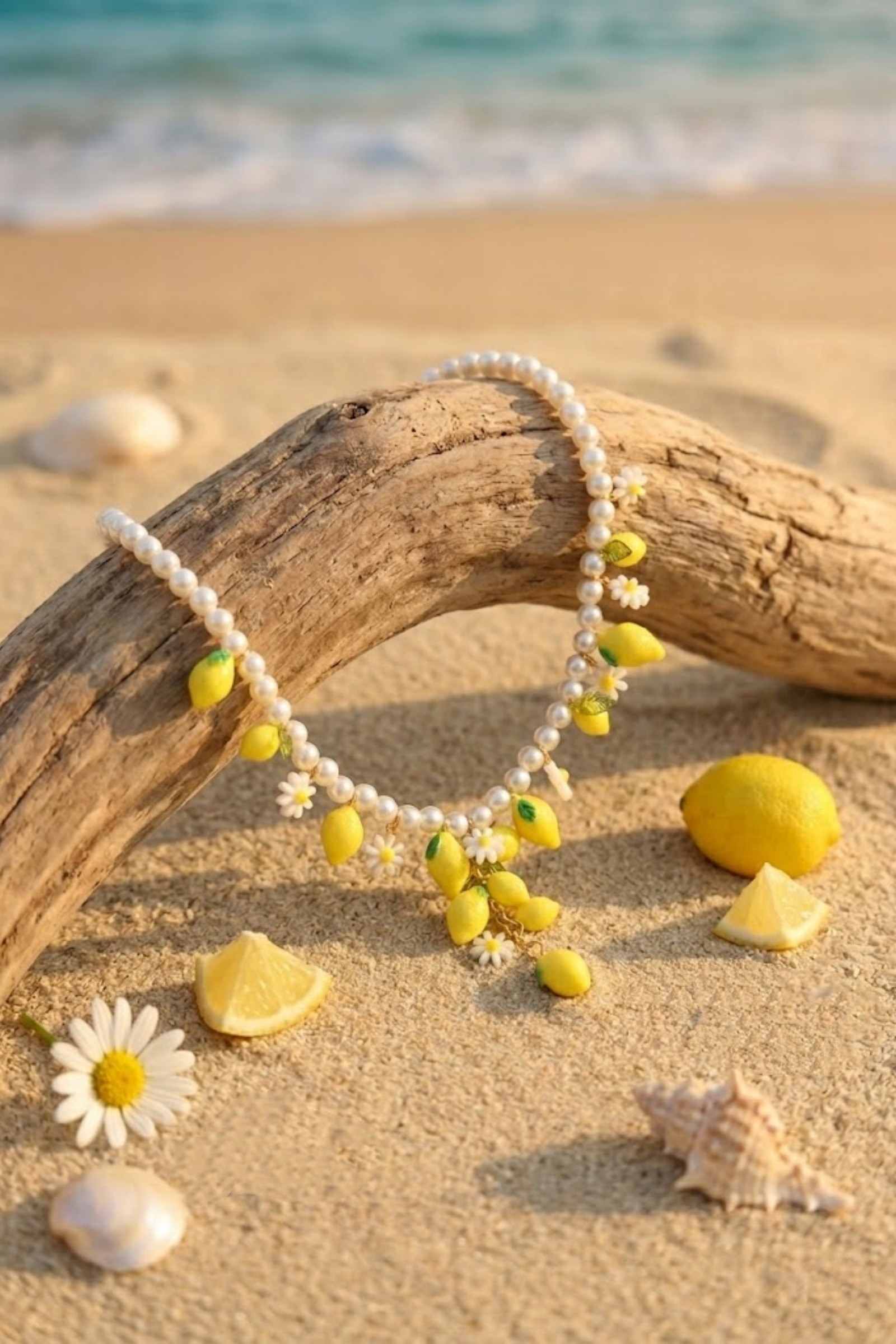 Grossiste Bellissima - Collier perlé citrons et fleurs – style fruité et fantaisie