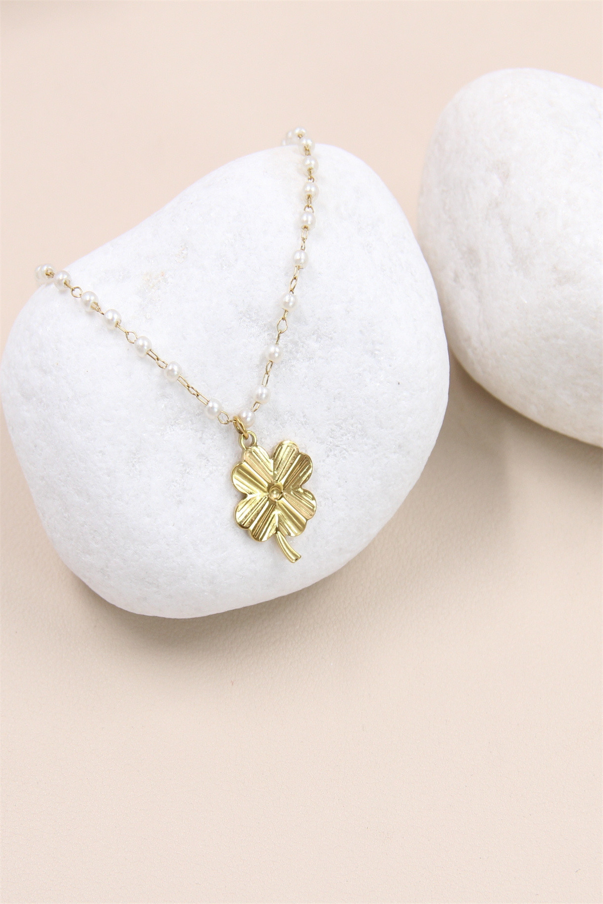 Grossiste Bellissima - Collier Fleur en Acier Inoxydable - Élégance et Nature