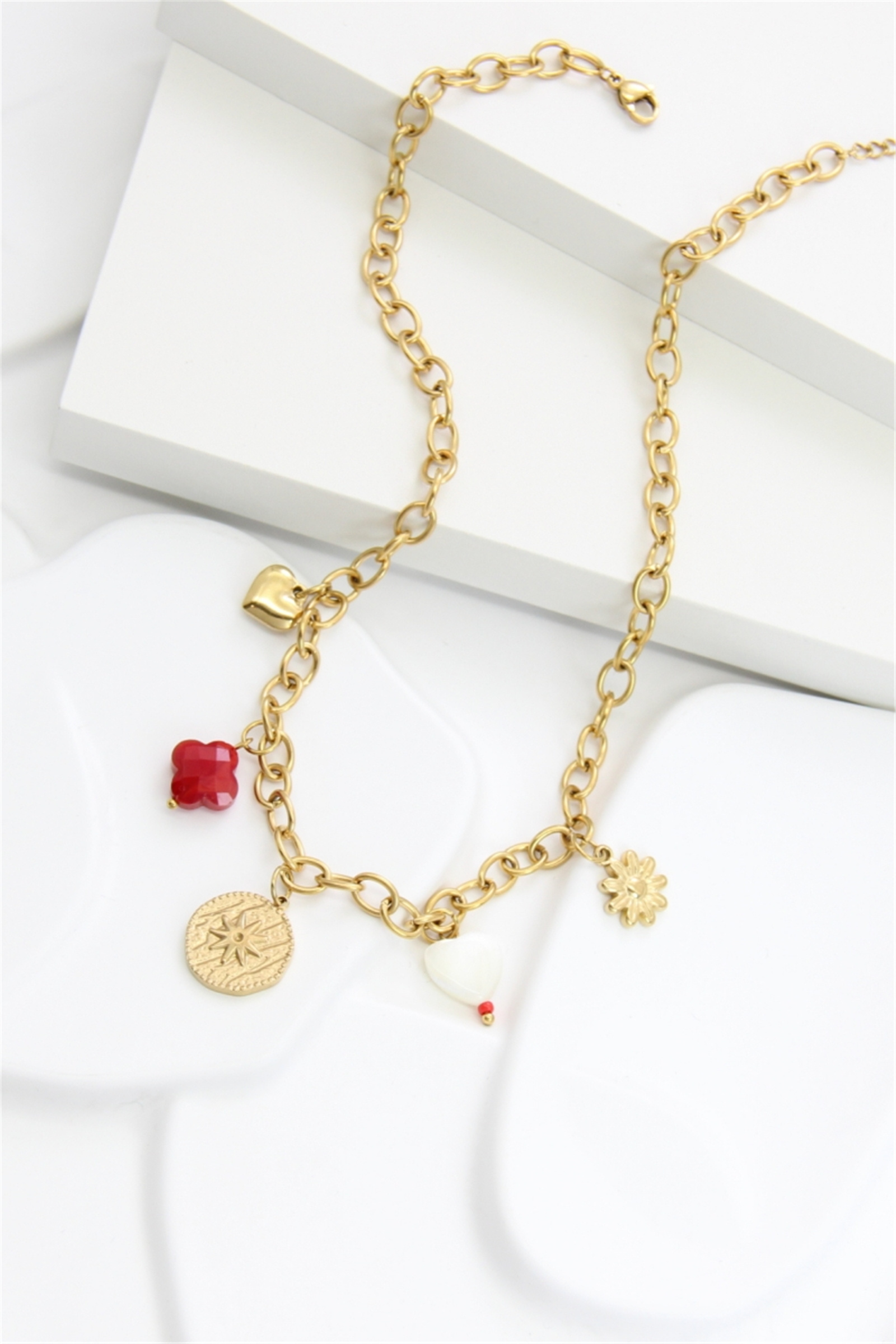 Grossiste Bellissima - Collier acier inoxydable doré charms médaillon étoile et cœur