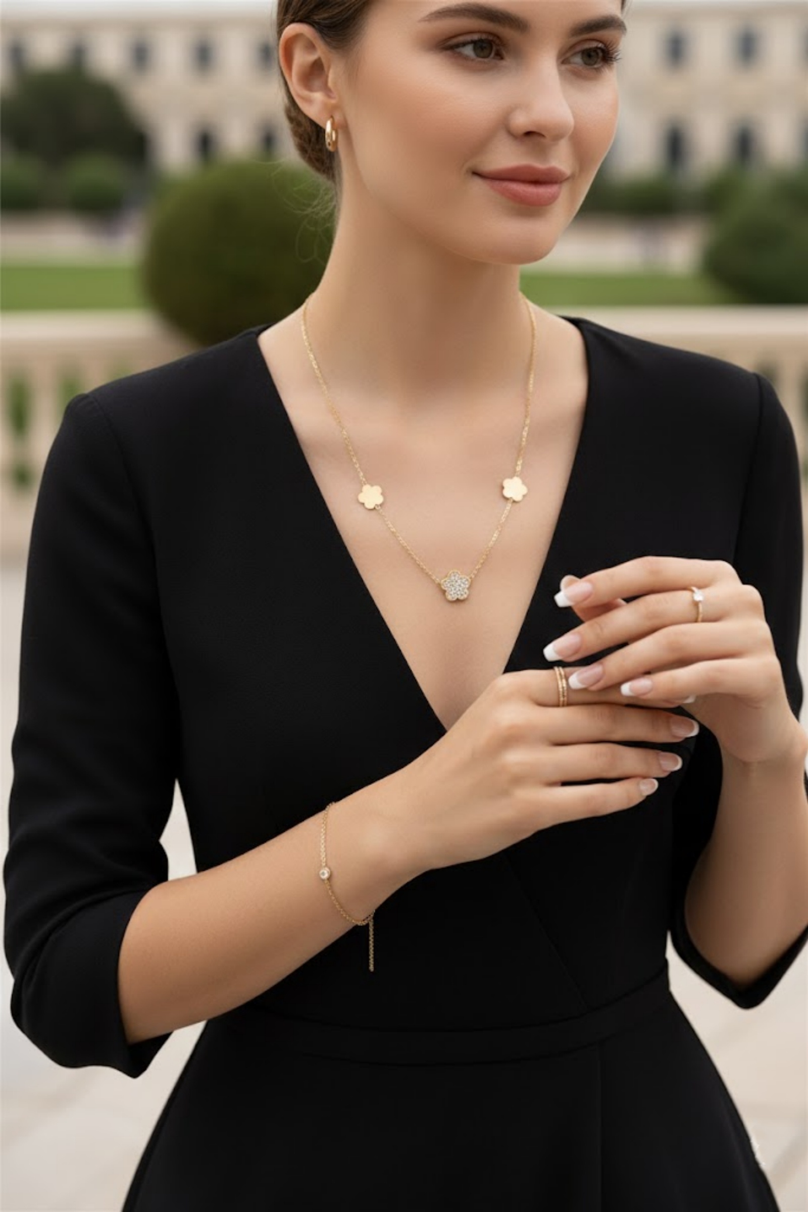 Grossiste Bellissima - Collier Trèfle Doré en Acier Inoxydable – Bijou Porte-Bonheur Femme