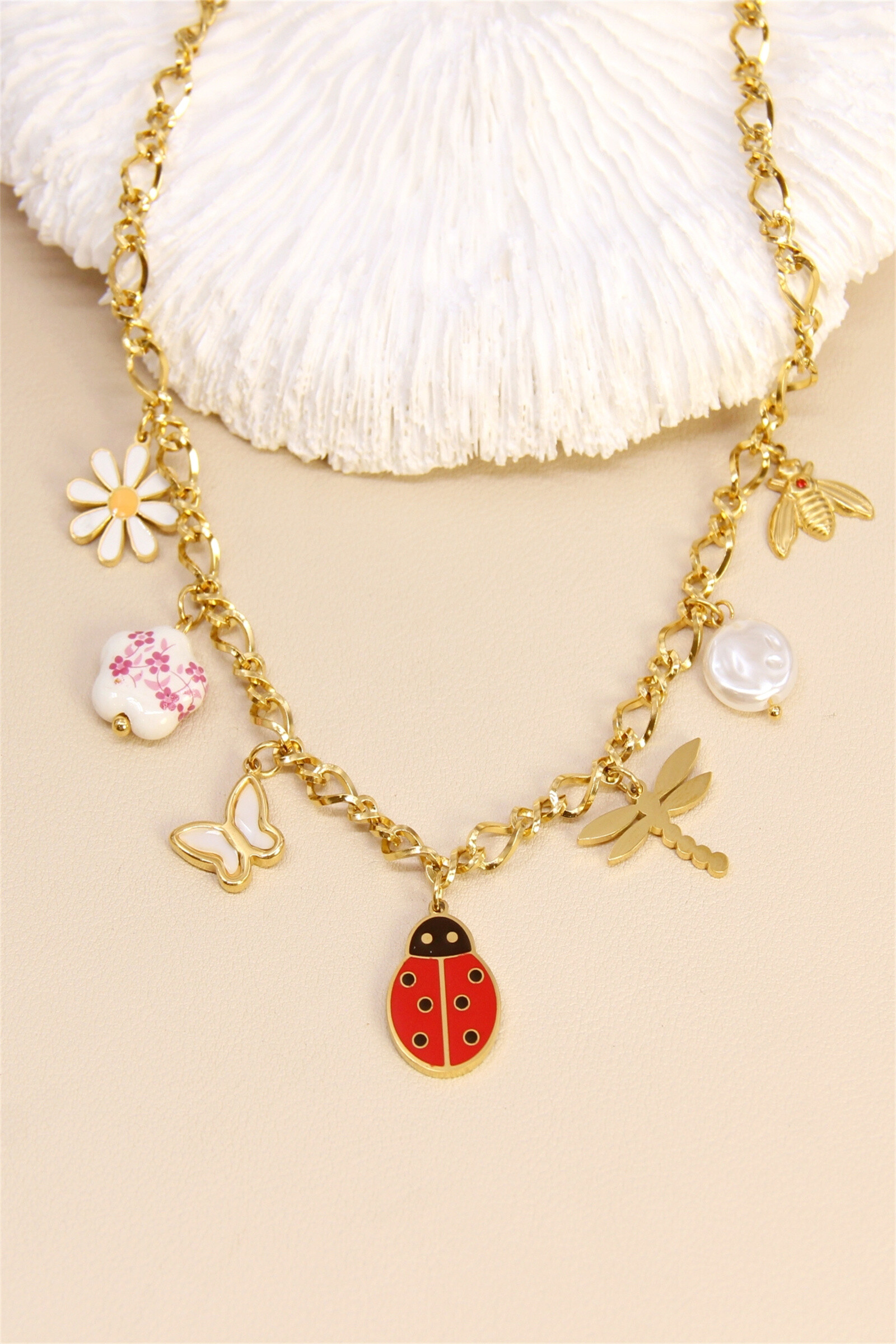 Grossiste Bellissima - Collier Charms Printemps – Coccinelle, Libellule & Marguerite