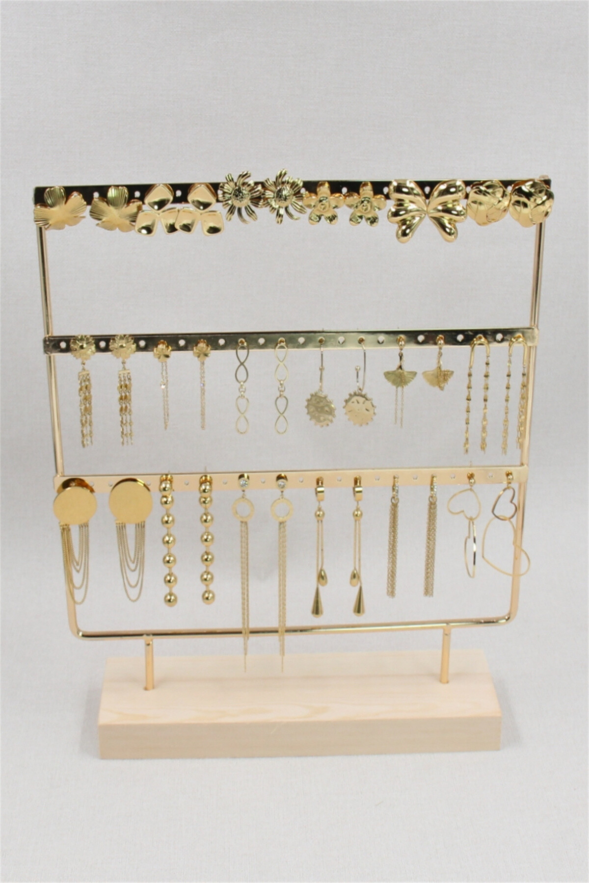 Grossiste Bellissima - Présentoir Élégant: Lot de 18 Boucles d’Oreilles en Acier Inoxydable