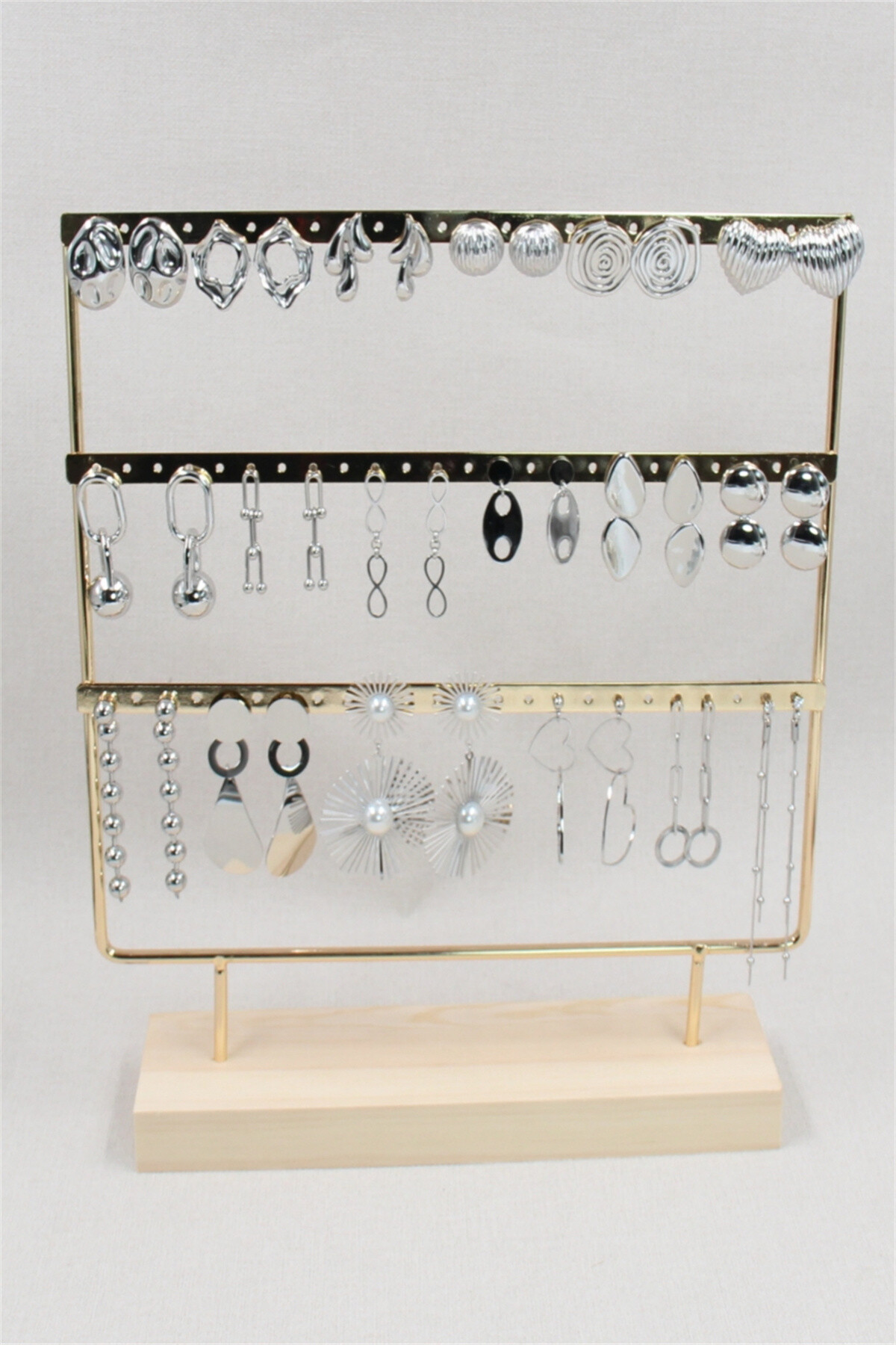 Grossiste Bellissima - Collection Éclatante: Lot de 18 Boucles d’Oreilles en Acier Inoxydable