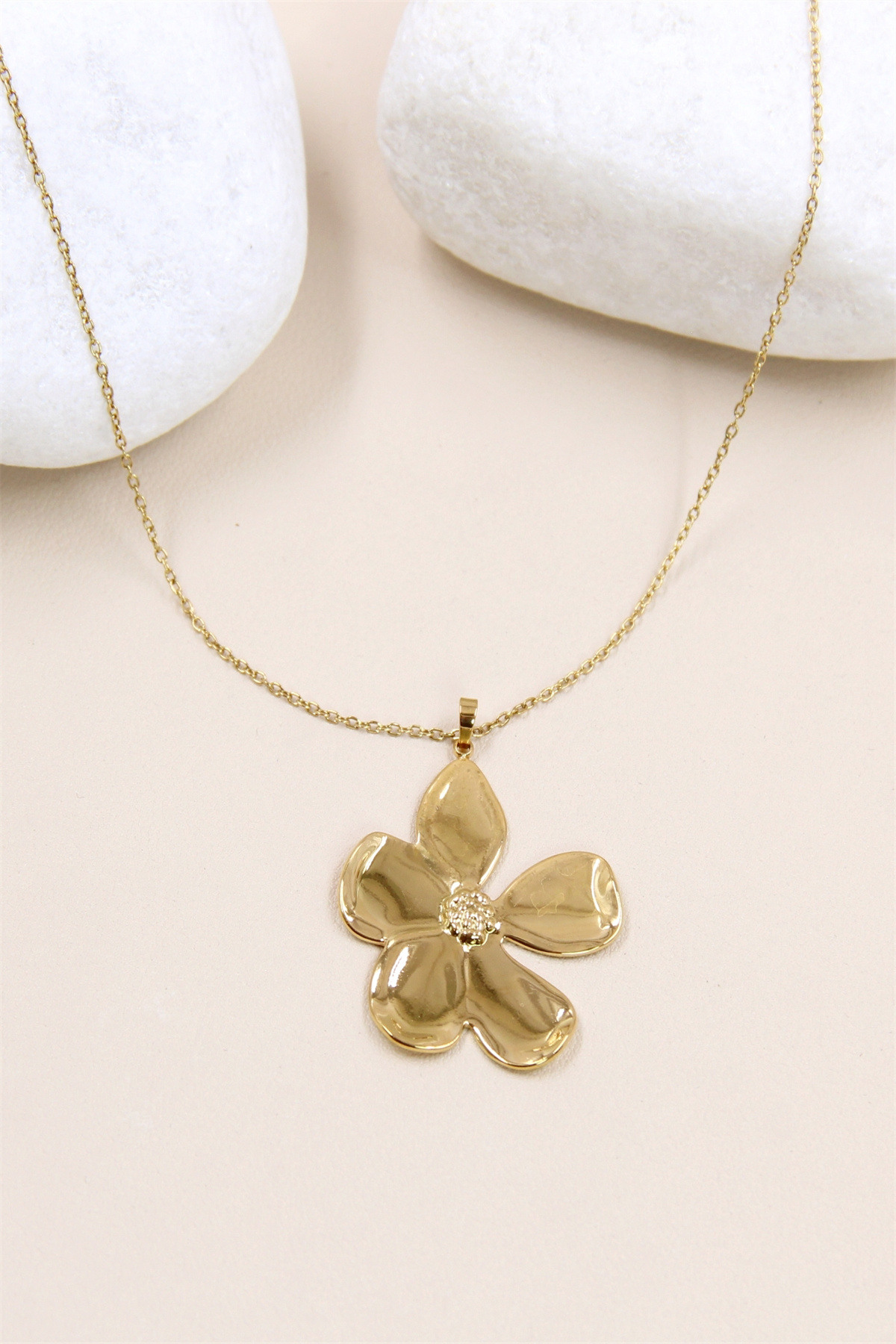 Grossiste Bellissima - Collier design Fleur en Acier Inoxydable