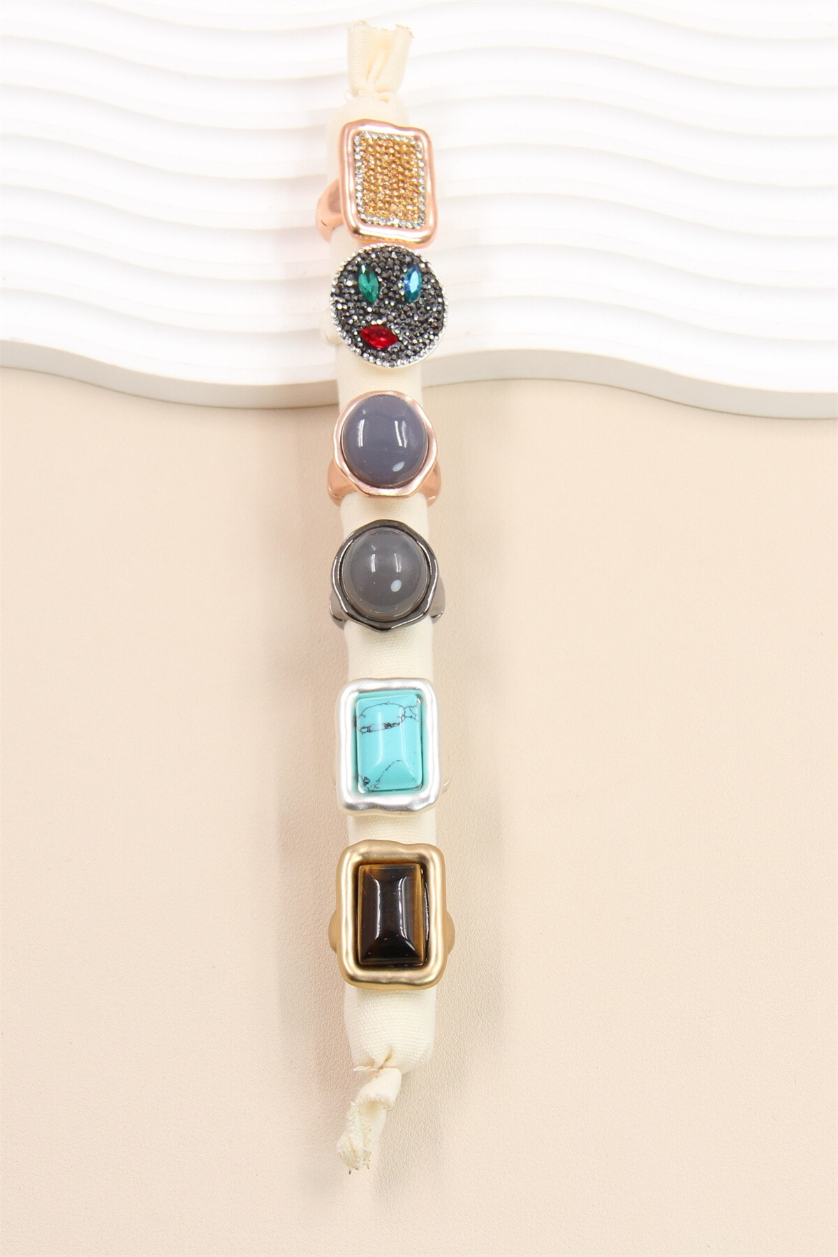 Grossiste Bellissima - Lot de 6 bagues élastique géométrique -  presentoir à bijoux inclus