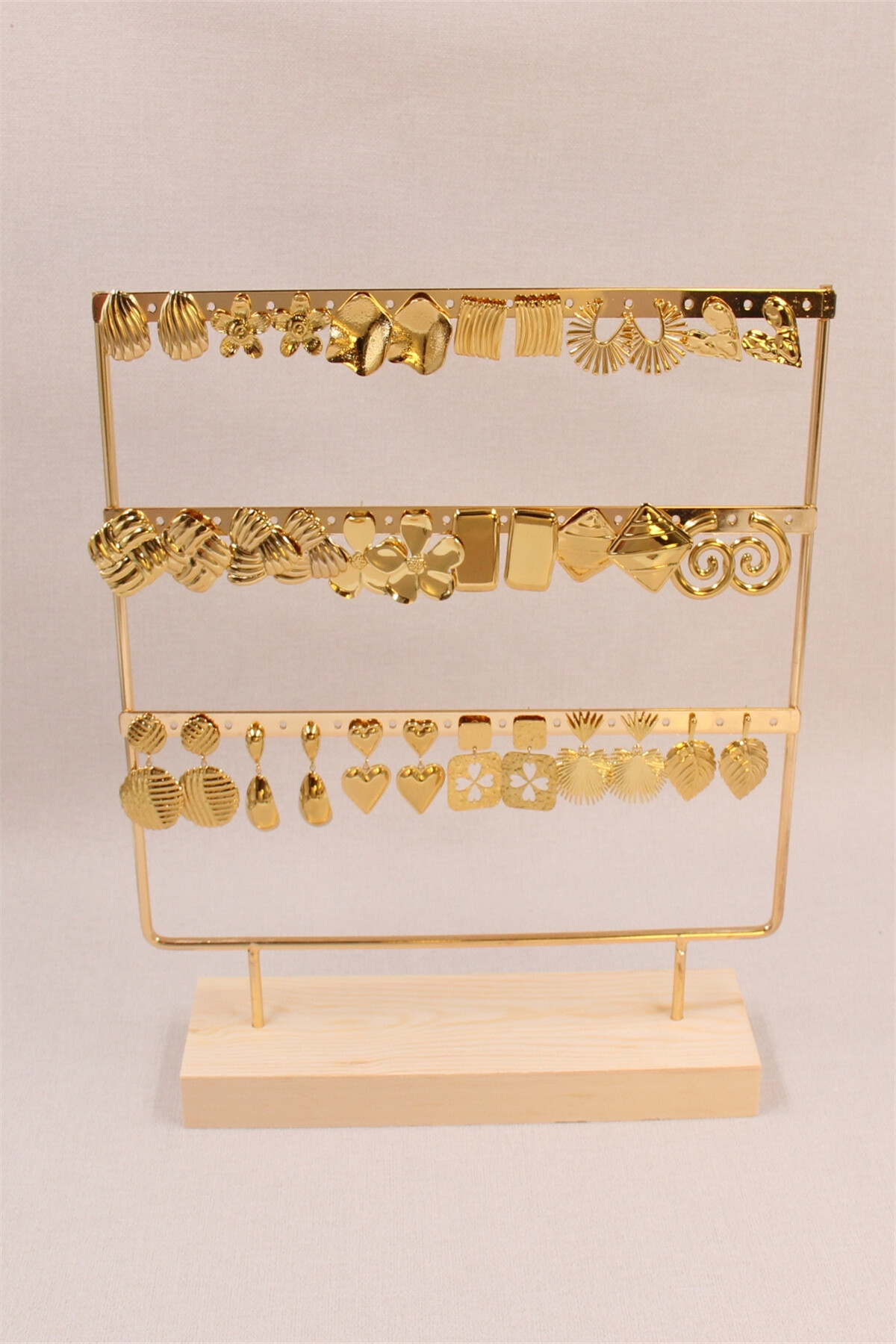 Grossiste Bellissima - Lot de 18 Boucles d'Oreilles en Acier Inoxydable avec Présentoir