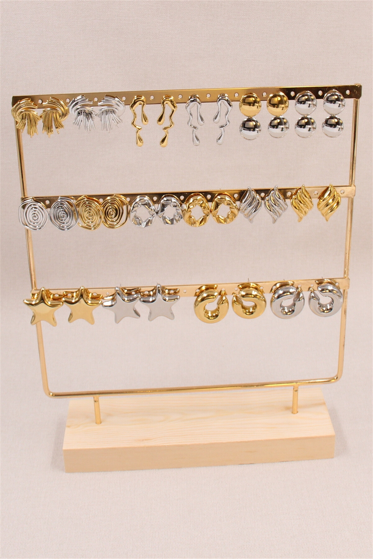 Grossista Bellissima - Set di 16 orecchini in acciaio inossidabile con display