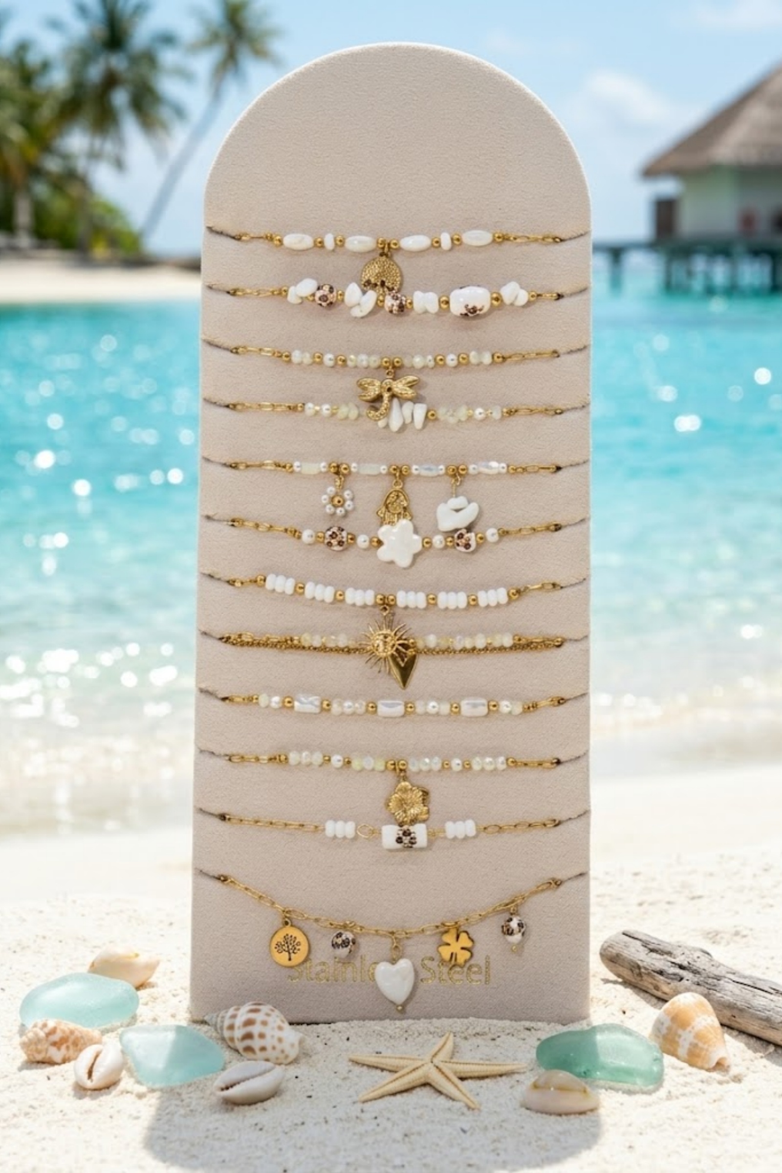 Mayorista Bellissima - Lote de 12 Pulseras de Acero Inoxidable Dorado Color Crudo – Modelos Surtidos con Expositor Gratis