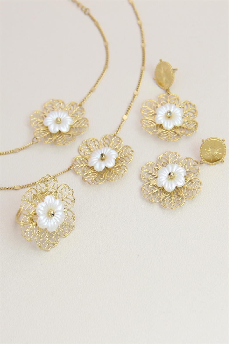 Grossiste Bellissima - Parure fleur orné de nacre en acier inoxydable
