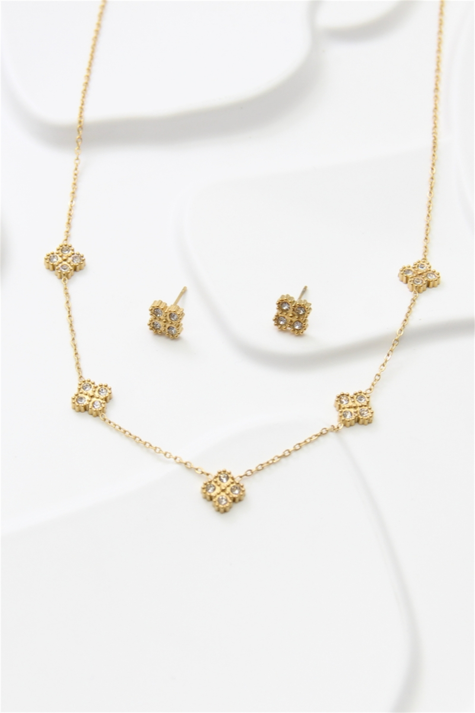 Grossiste Bellissima - Parure collier et boucles d’oreilles en acier inoxydable doré – Cristaux pa