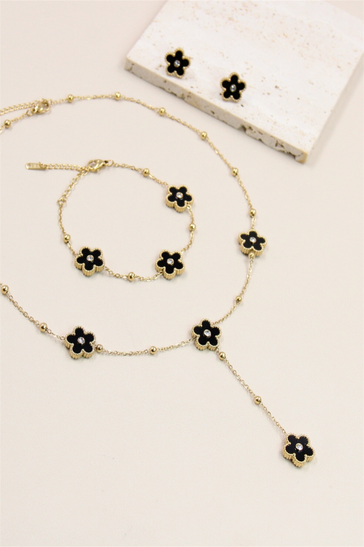 Grossiste Bellissima - Parure Fleur Strass en Acier Inoxydable : Un Ensemble de Pure Élégance