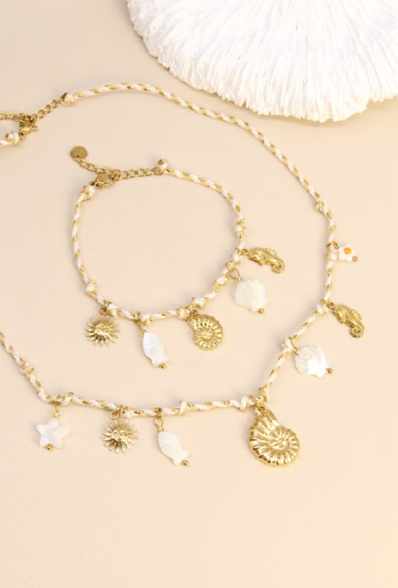 Grossiste Bellissima - Set collier & bracelet cordon tressé – Charms dorés et nacrés thème marin