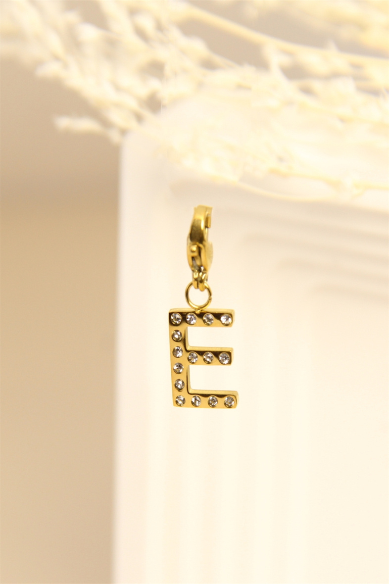 Grossista Bellissima - Ciondolo con lettera "E" di Charm decorato con strass in acciaio inossidabile