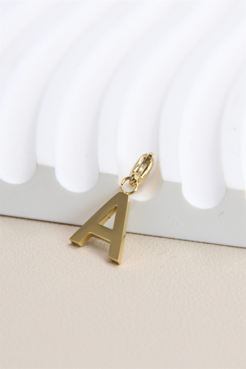 Grossiste Bellissima - Pendentif Charm's lettre "A" en acier inoxydable