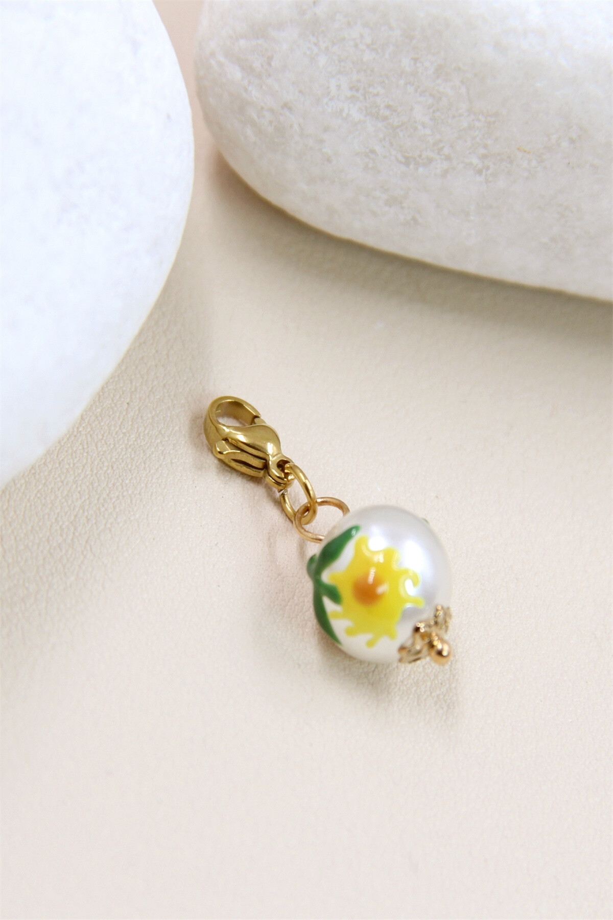 Grossiste Bellissima - Pendentif Perle Fleur en Acier Inoxydable - Élégance Naturelle