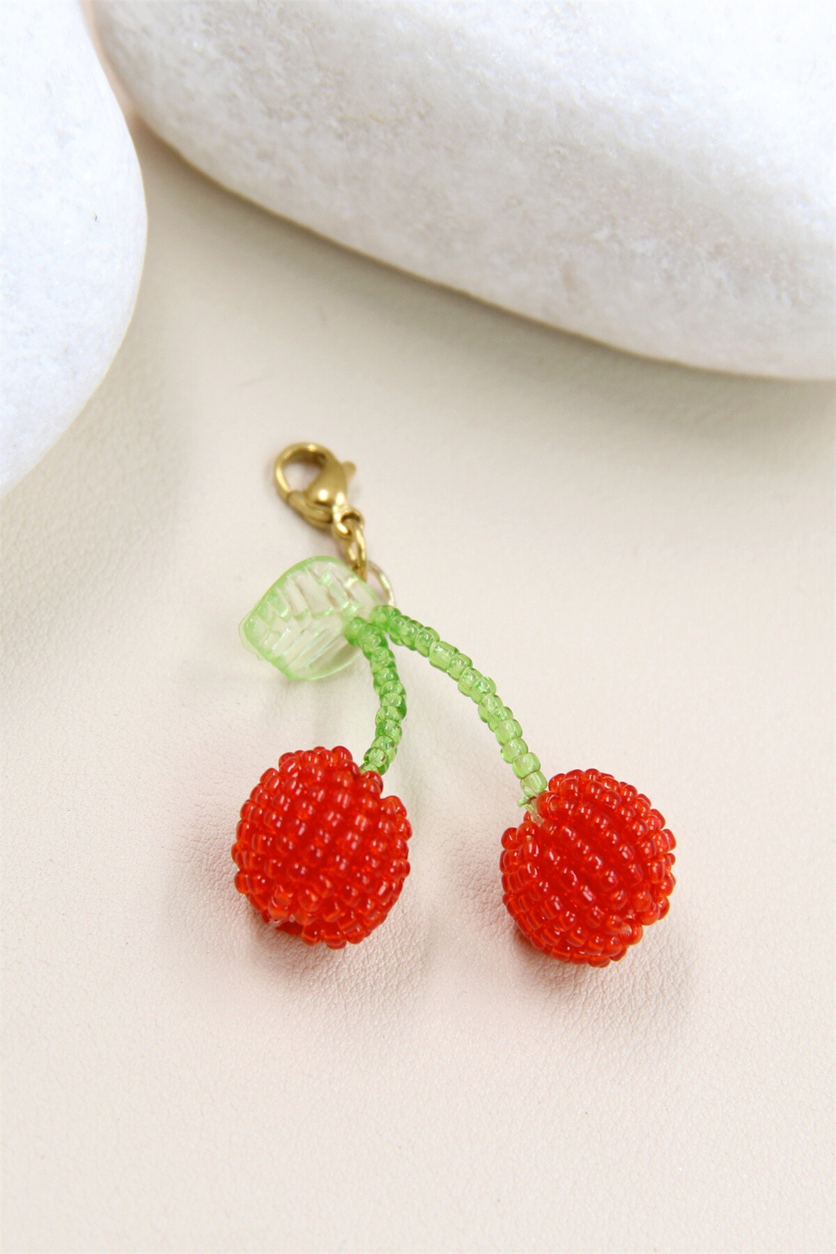 Grossiste Bellissima - Pendentif Cerise en Perles et Acier Inoxydable - Élégance Gourmande