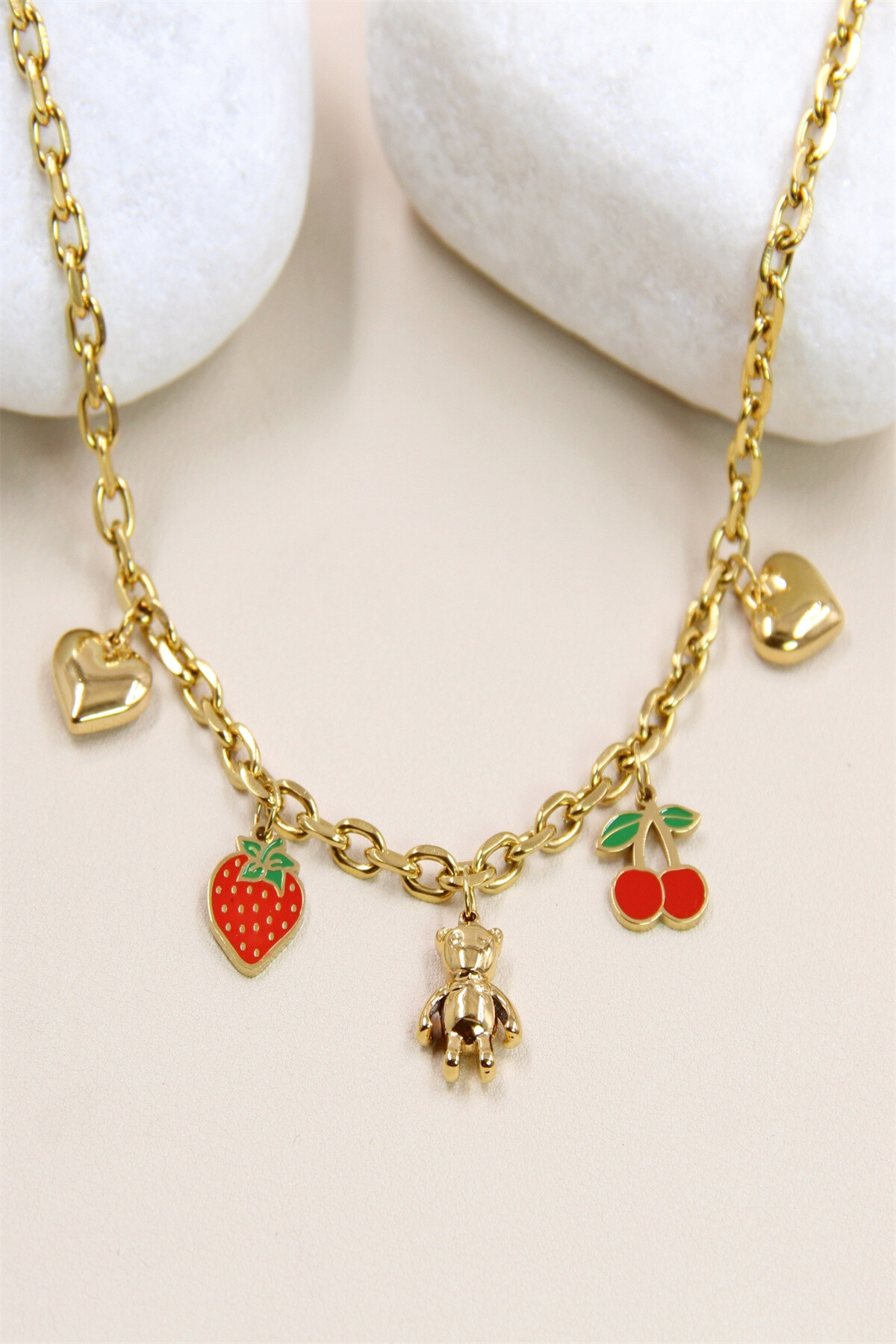 Grossiste Bellissima - Collier Orné de Breloques en Acier Inoxydable - Charme Éclectique