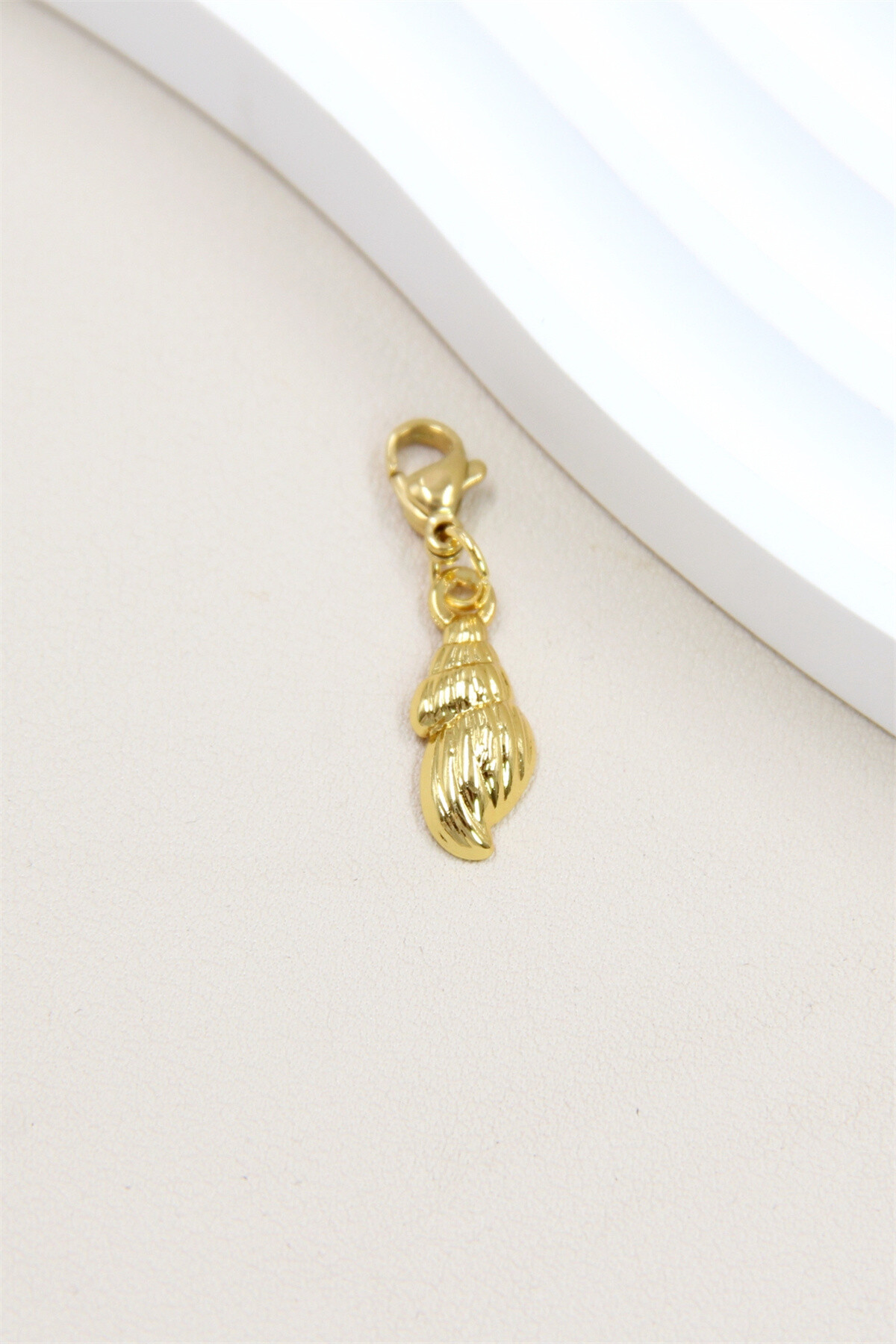 Großhändler Bellissima - Anhängerschale in goldenem Edelstahl - Eleganz und Verfeinerung