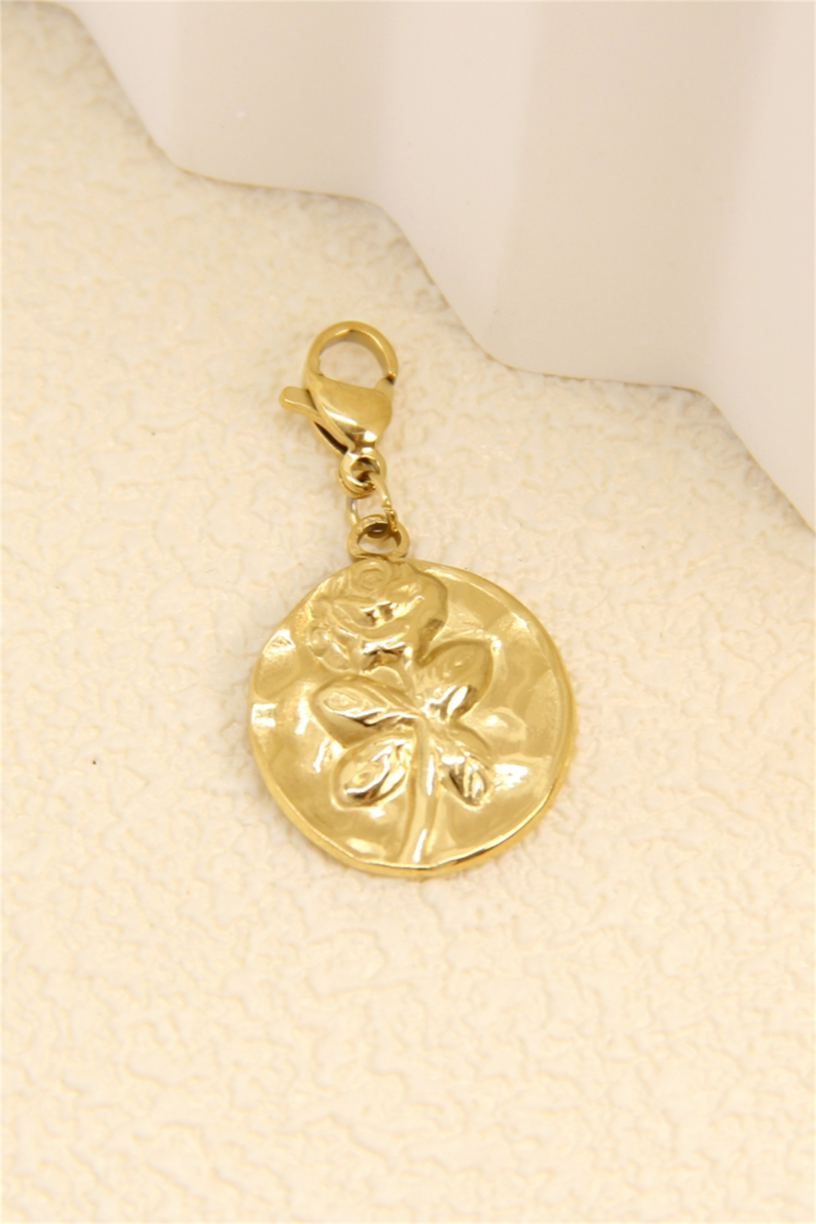 Grossiste Bellissima - Charm personnalisé acier inoxydable doré – Médaille fleur