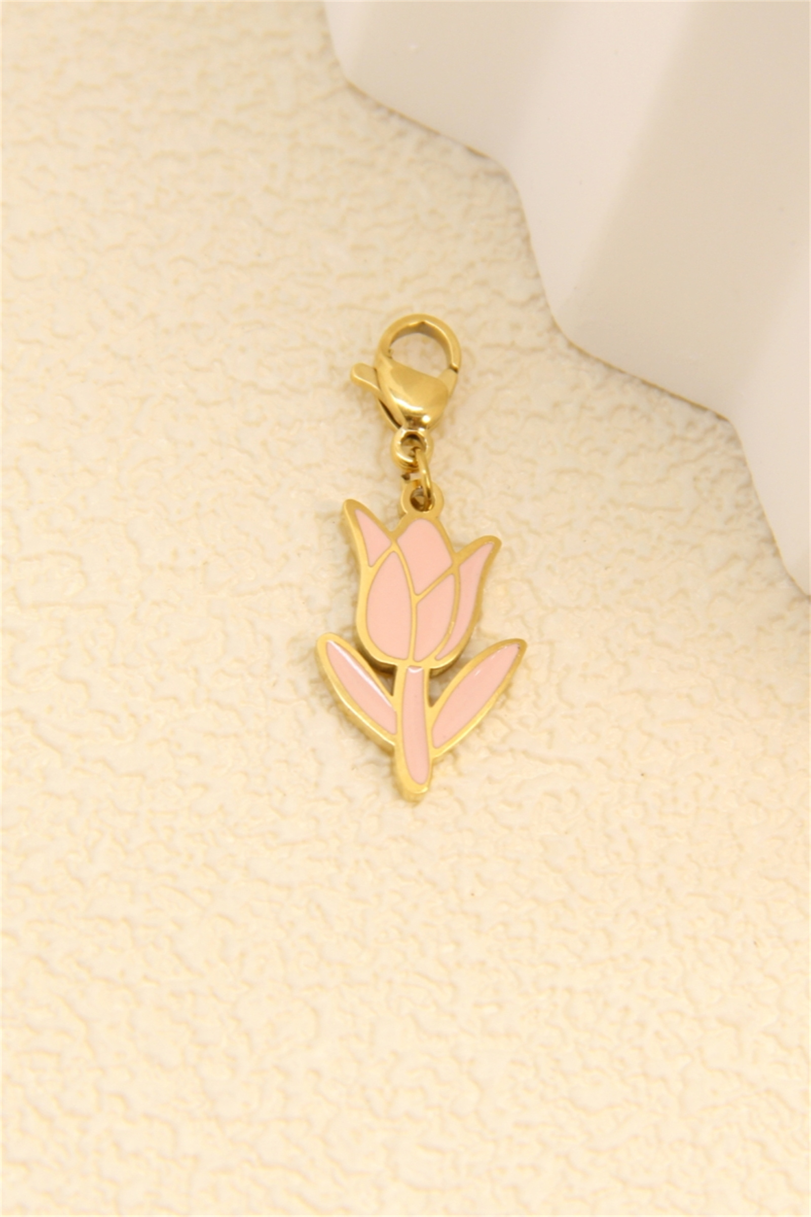 Grossiste Bellissima - Charm fleur émaillée rose acier inoxydable – Pendentif personnalisé