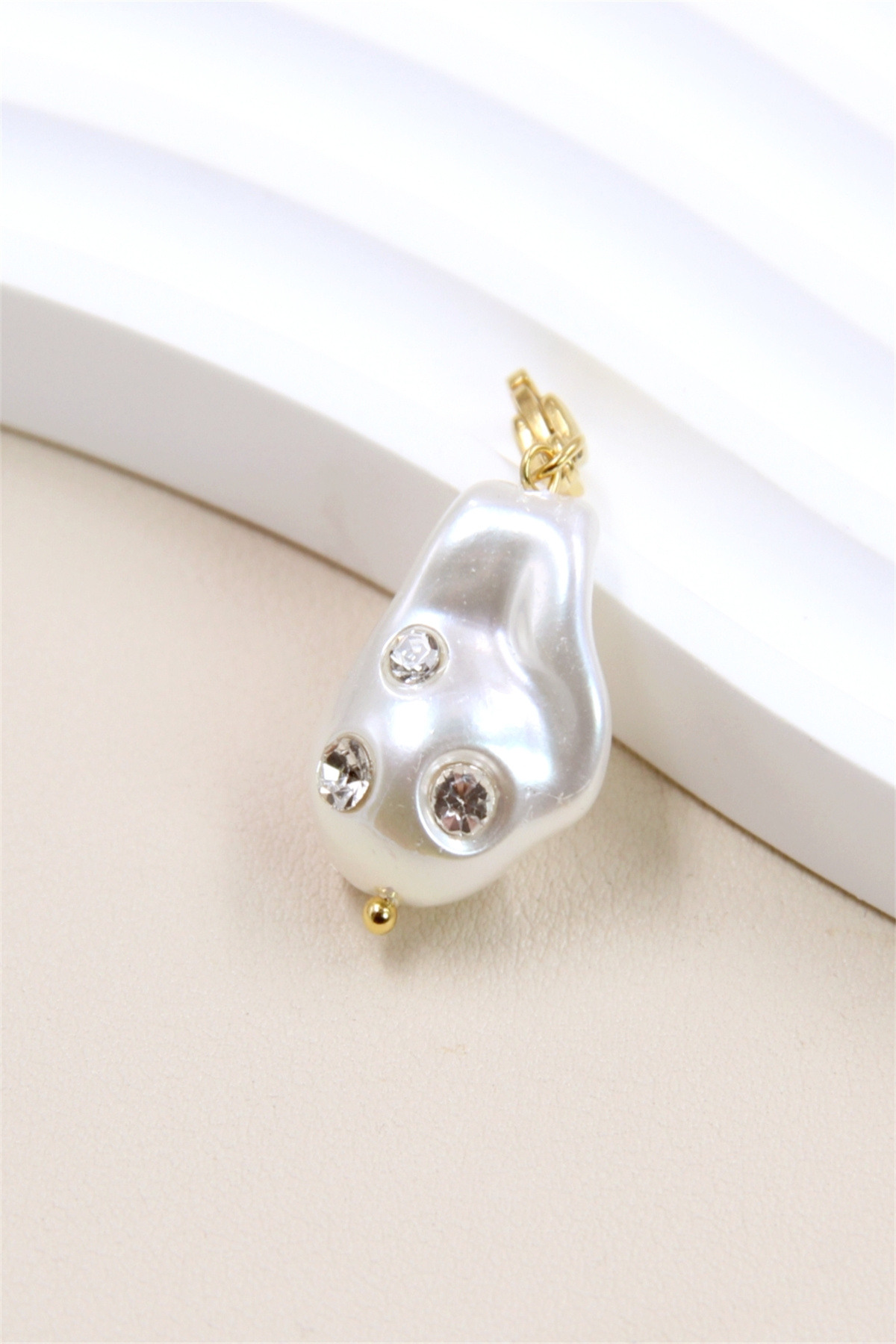 Grossiste Bellissima - Pendentif Perle Baroque en Acier Inoxydable avec Strass - Élégance Intemporell