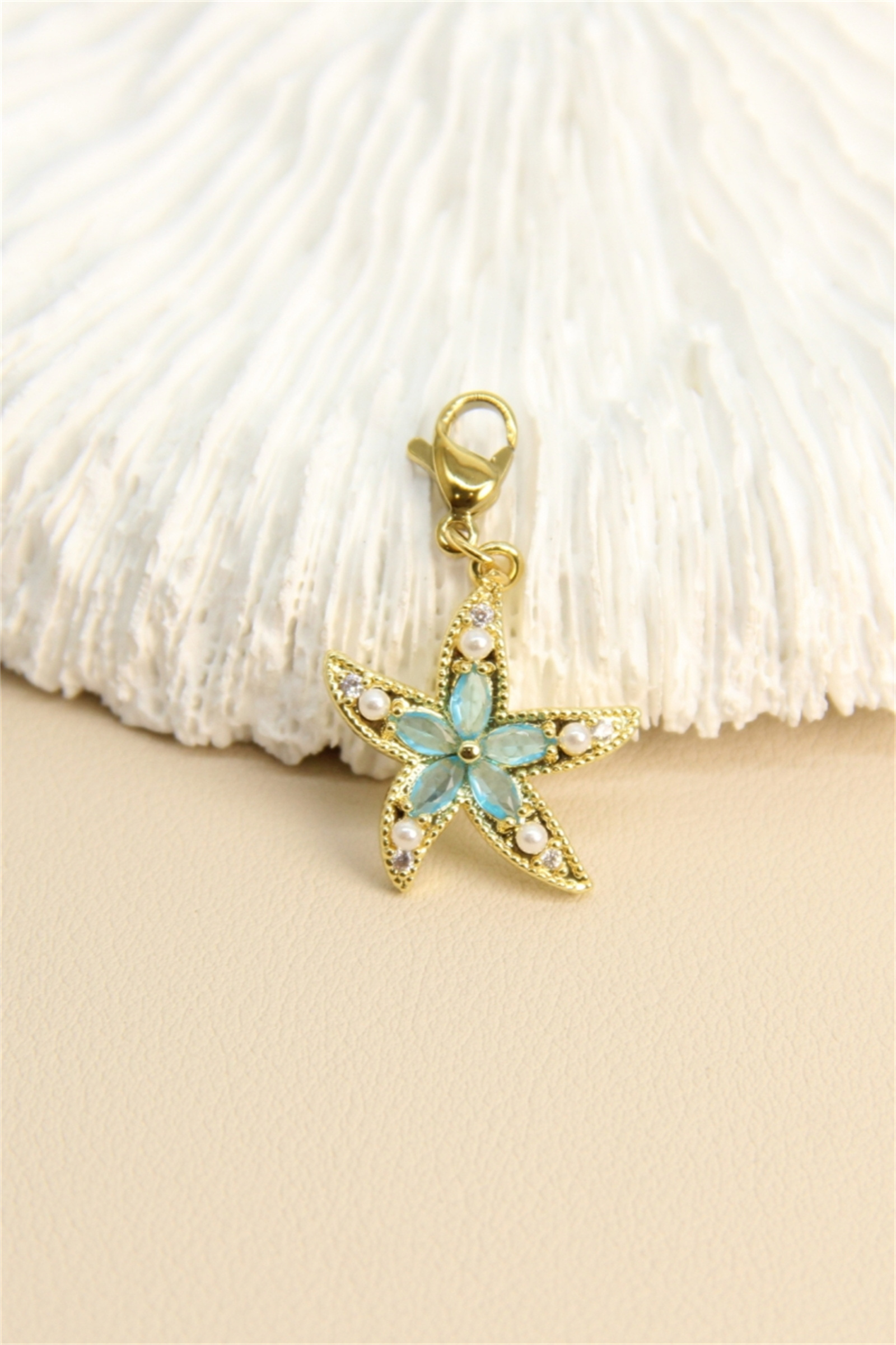 Grossiste Bellissima - Pendentif étoile de mer en acier inoxydable avec perles et strass
