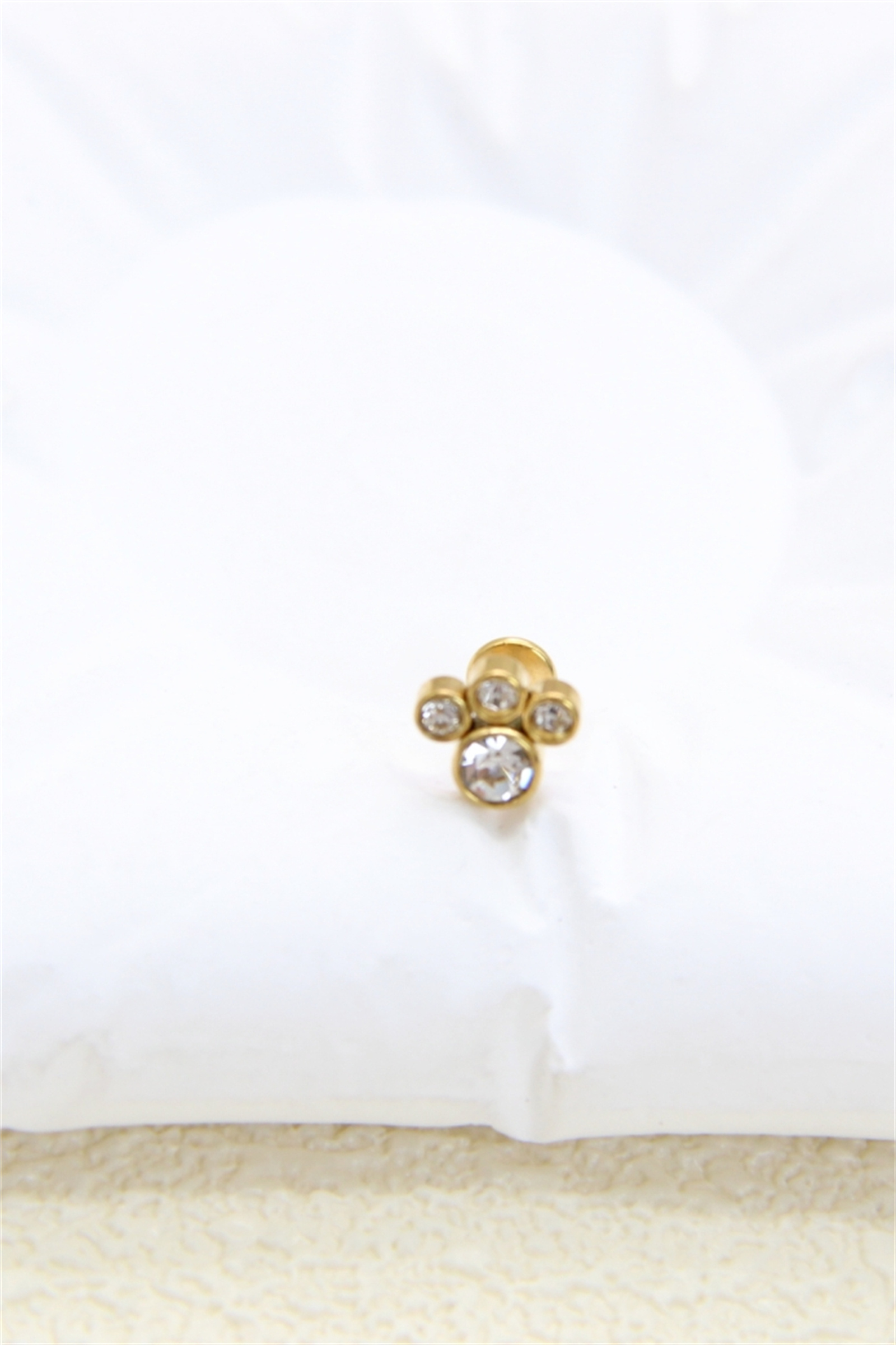Großhändler Bellissima - Stecker-Piercing mit Zirkonium in Edelstahl