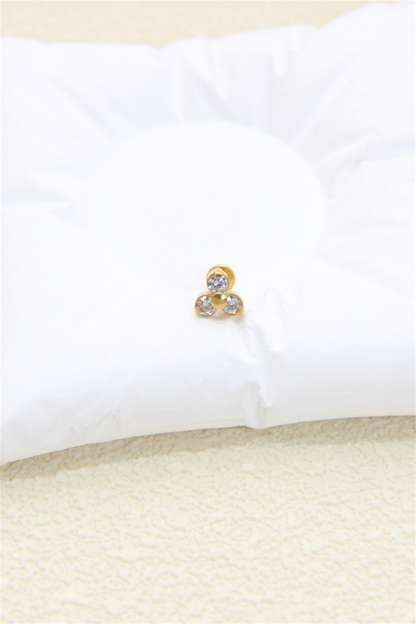 Großhändler Bellissima - Blumen-Ohrsteckerpiercing aus Edelstahl mit Zirkonium verziert