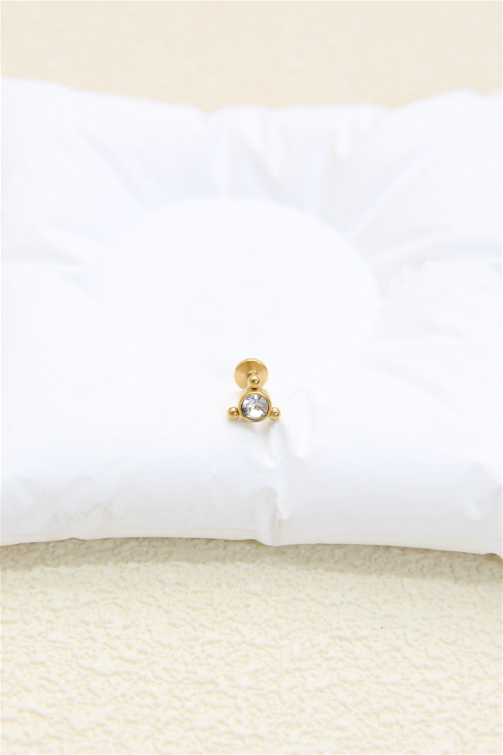 Grossiste Bellissima - Piercing Doré avec Strass et Billes – Acier Inoxydable Chic et Raffiné