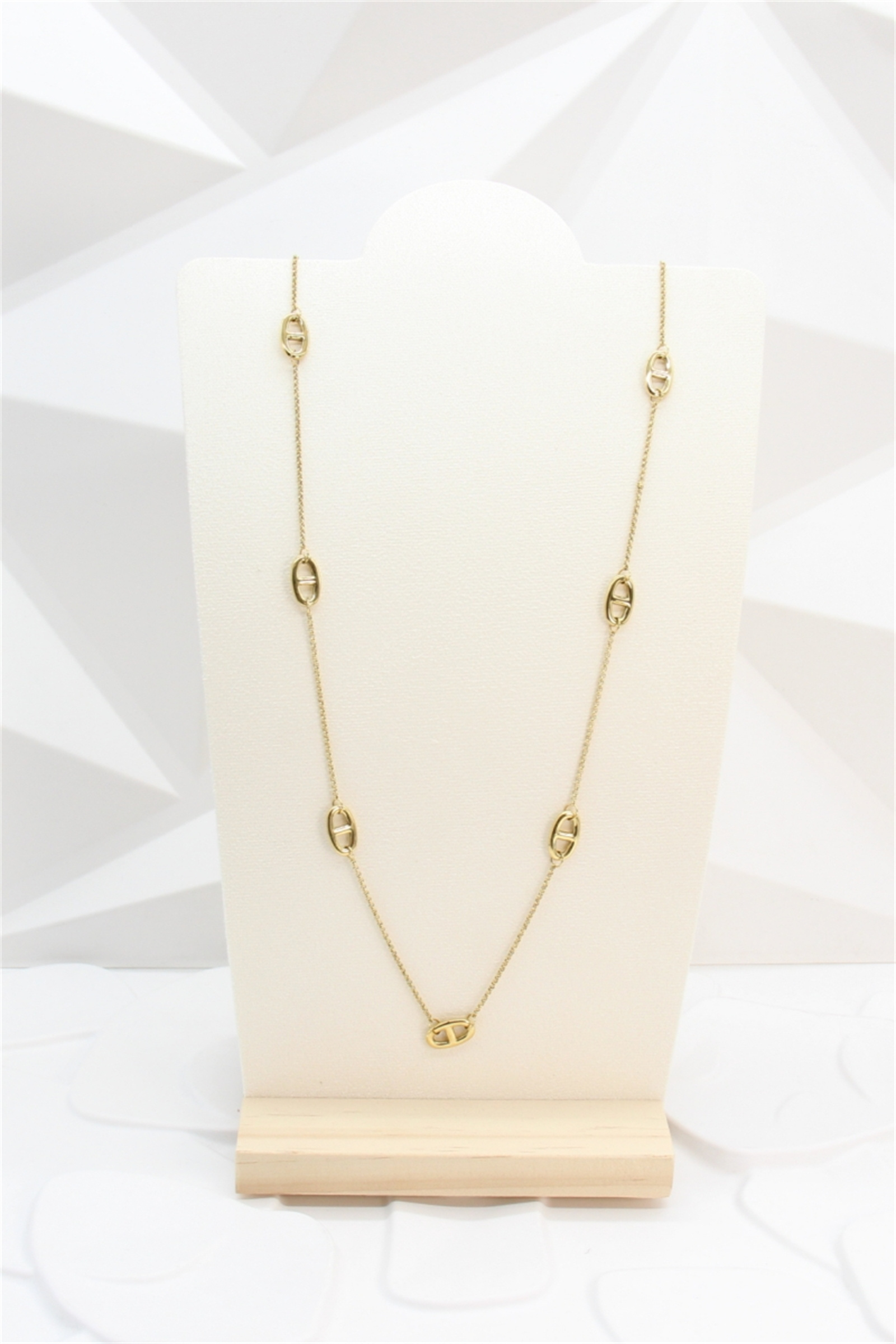 Grossiste Bellissima - Présentoir à Collier en Bois et Tissu Écru