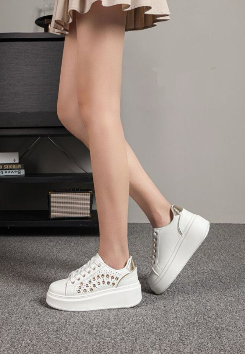 Großhändler Bello Star - Klassischer Sneaker mit verschiedenen Materialien