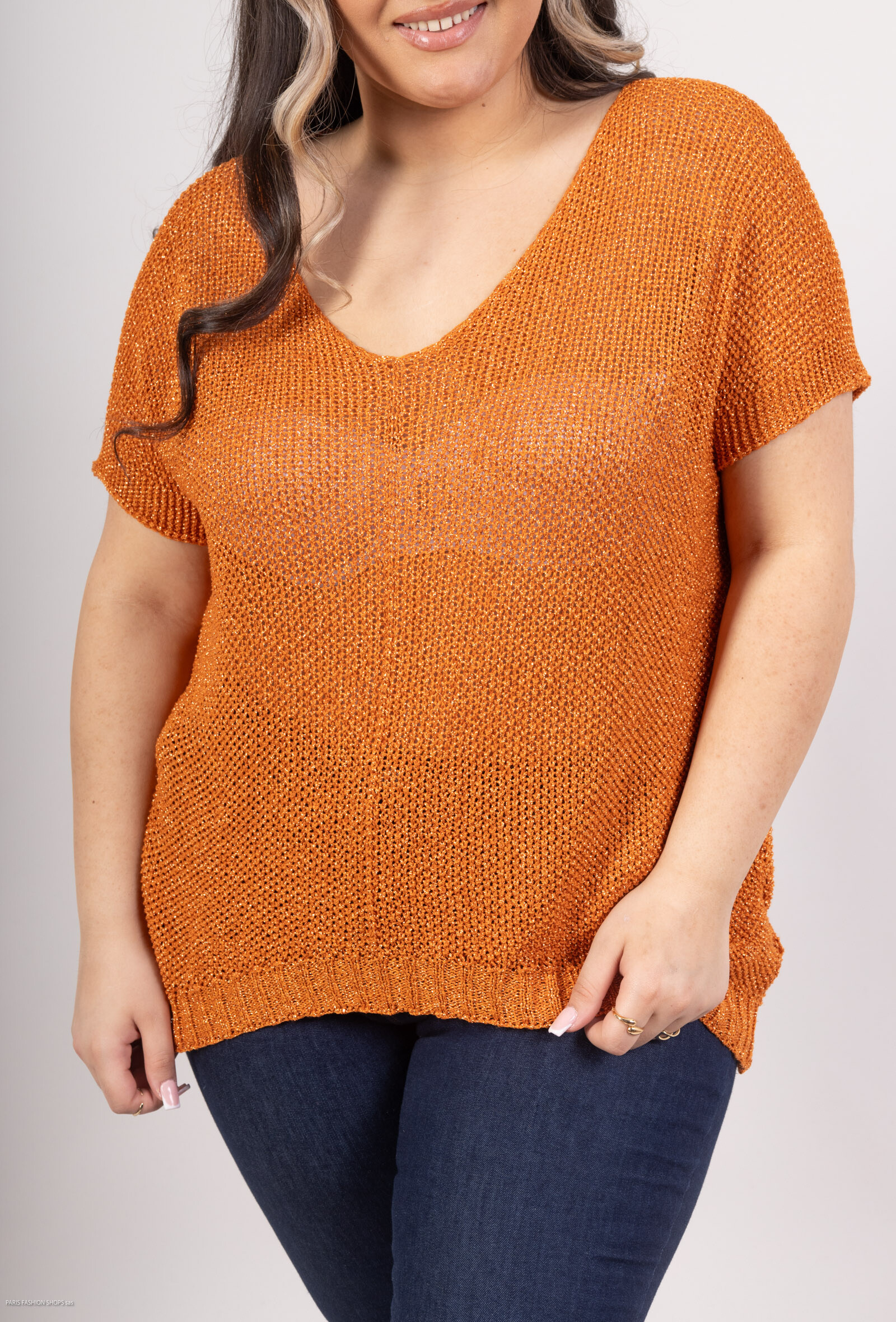 La mannequin mesure 170cm et fait du 44-46.