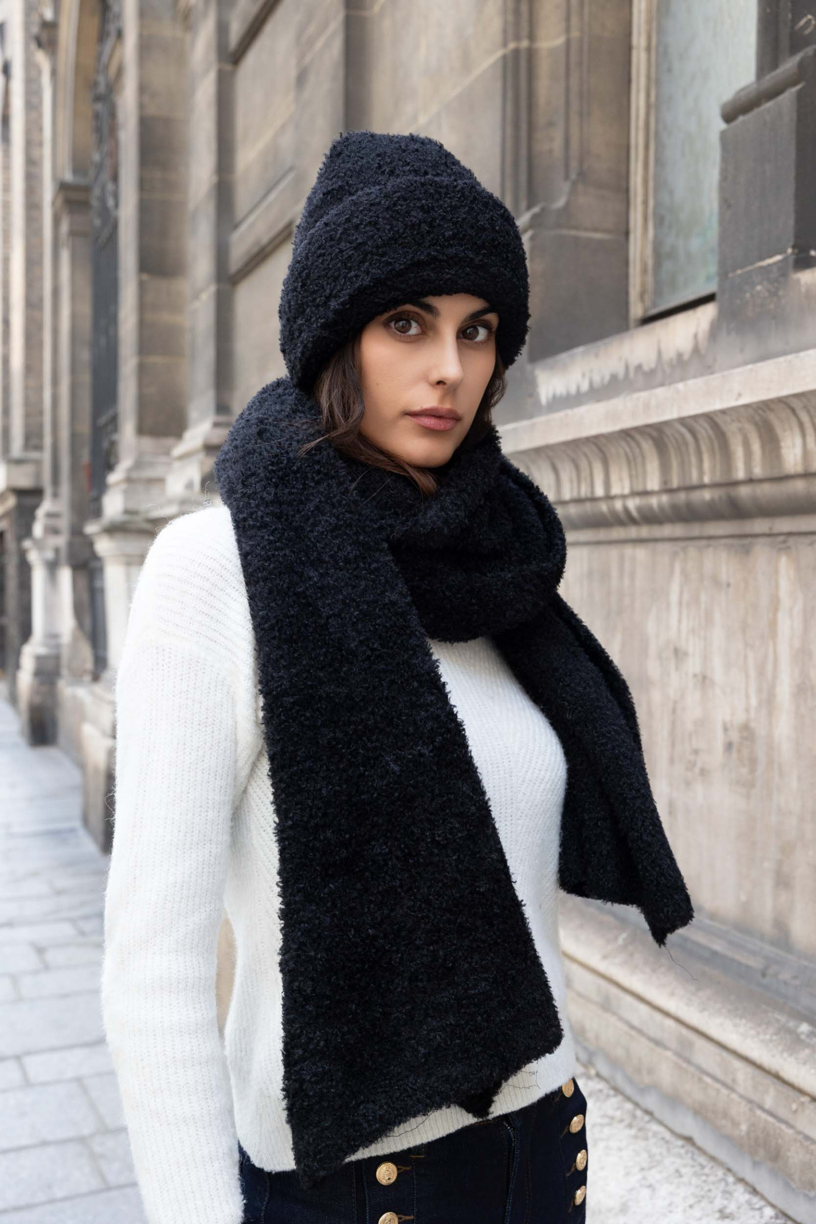 Grossiste Best Angel-Fashion Kingdom - Bonnet doux à bouclette avec revers