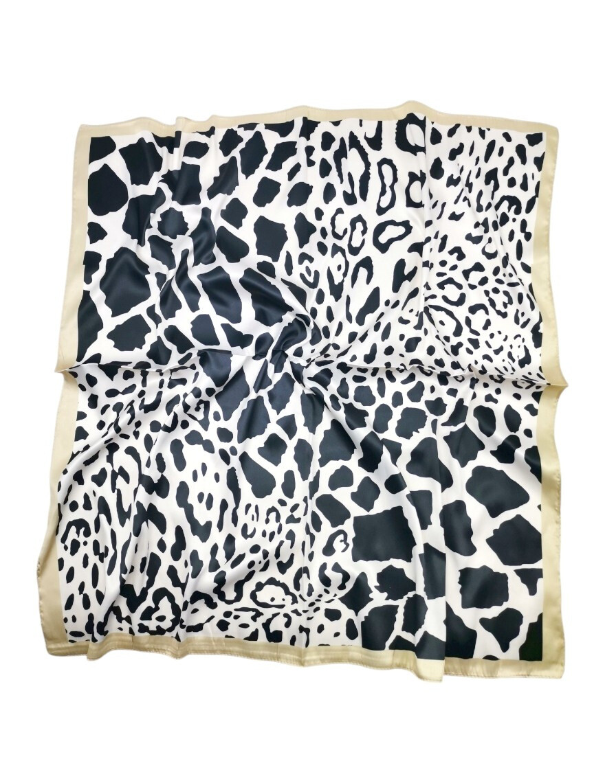 Wholesaler Best Angel-Fashion Kingdom - Small silk-touch spotted square
