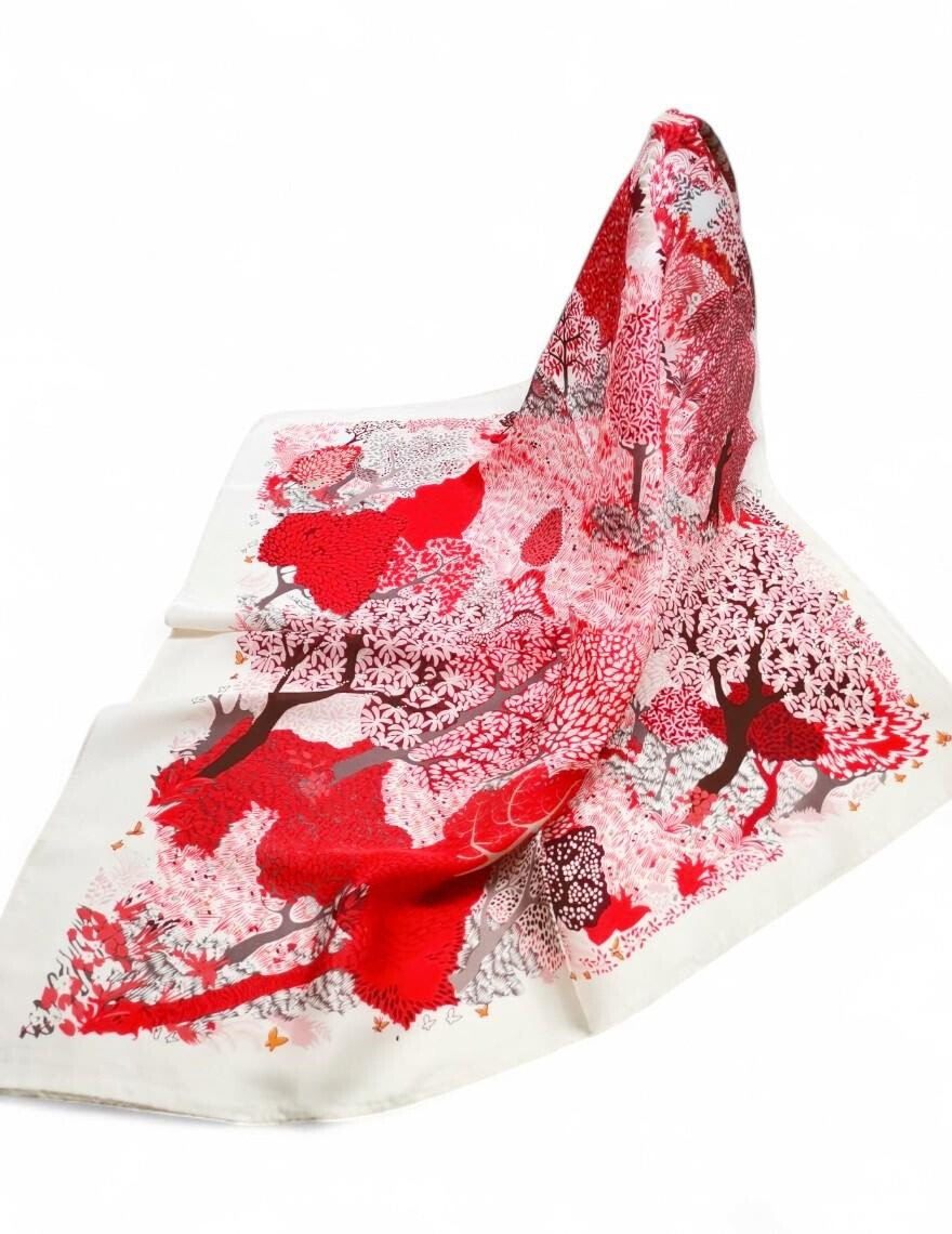Wholesaler Best Angel-Fashion Kingdom - Small silk-touch forest square