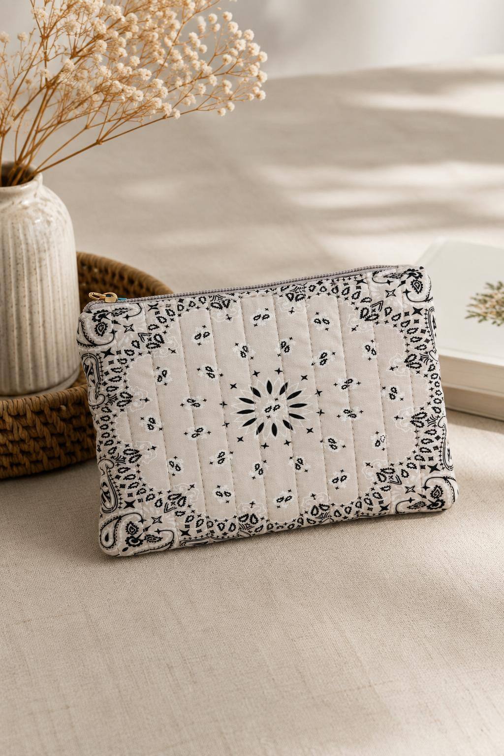 Grossiste Best Angel-Fashion Kingdom - Pochette motif bandana matelassé
