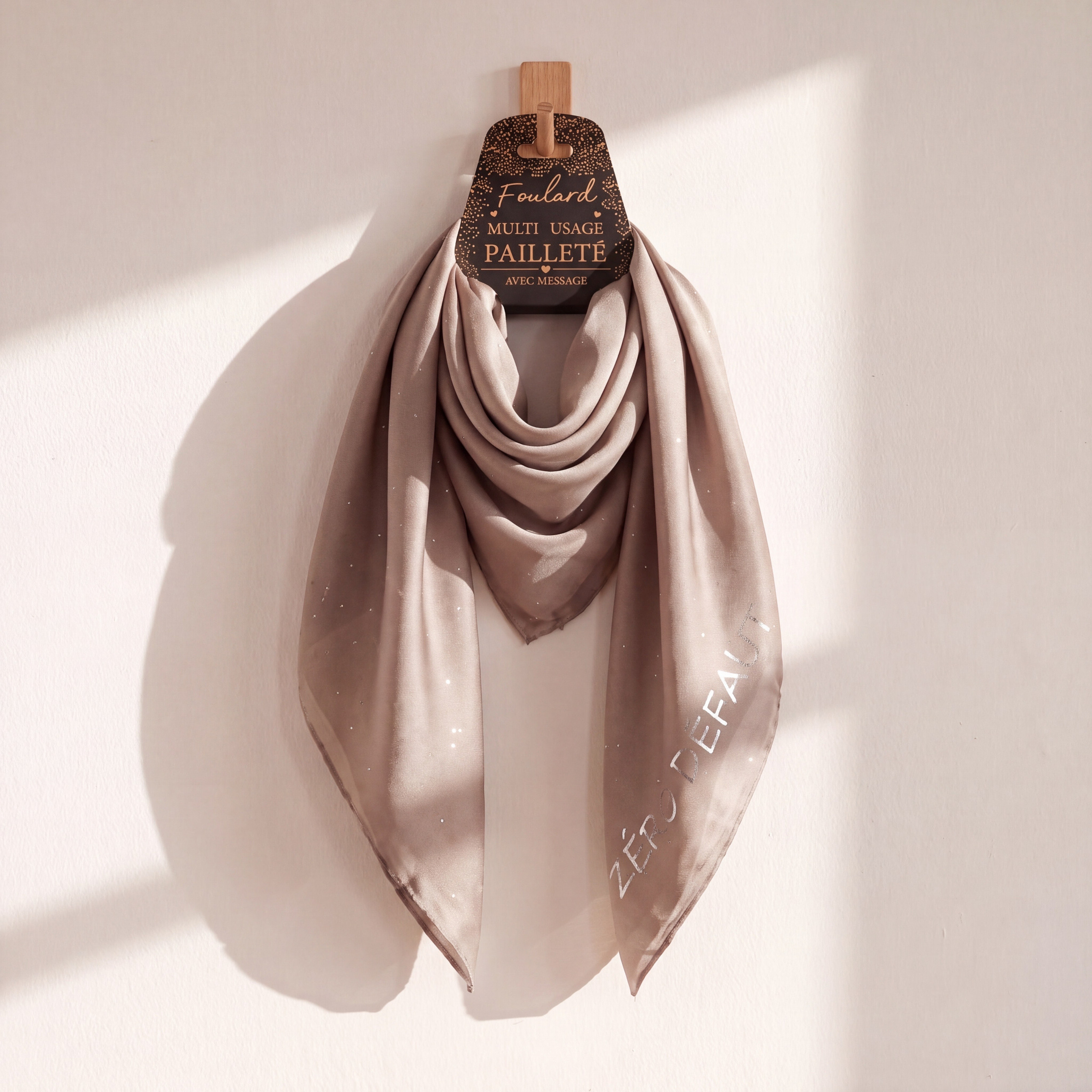 Grossiste Best Fashion - Foulard pailleté message ZERO DEFAUT