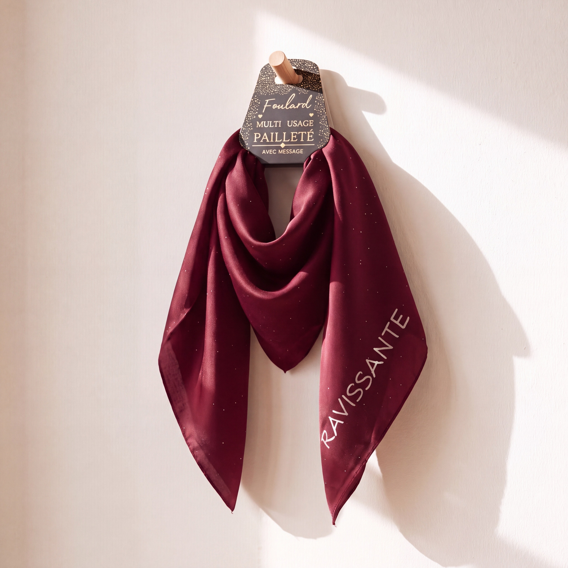 Wholesaler Best Fashion - Sequinned scarf with RAVISSANTE message