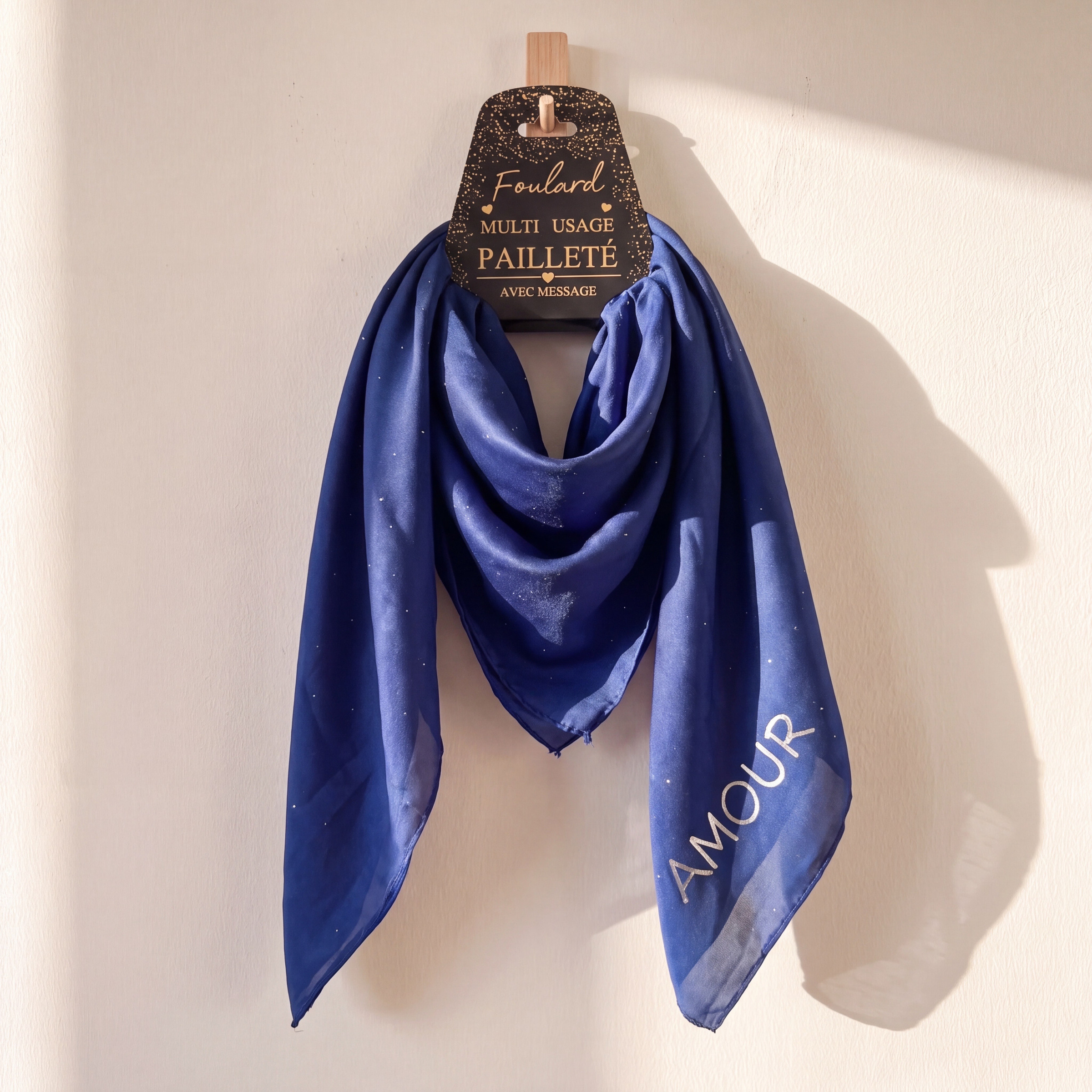 Grossiste Best Fashion - Foulard pailleté message AMOUR
