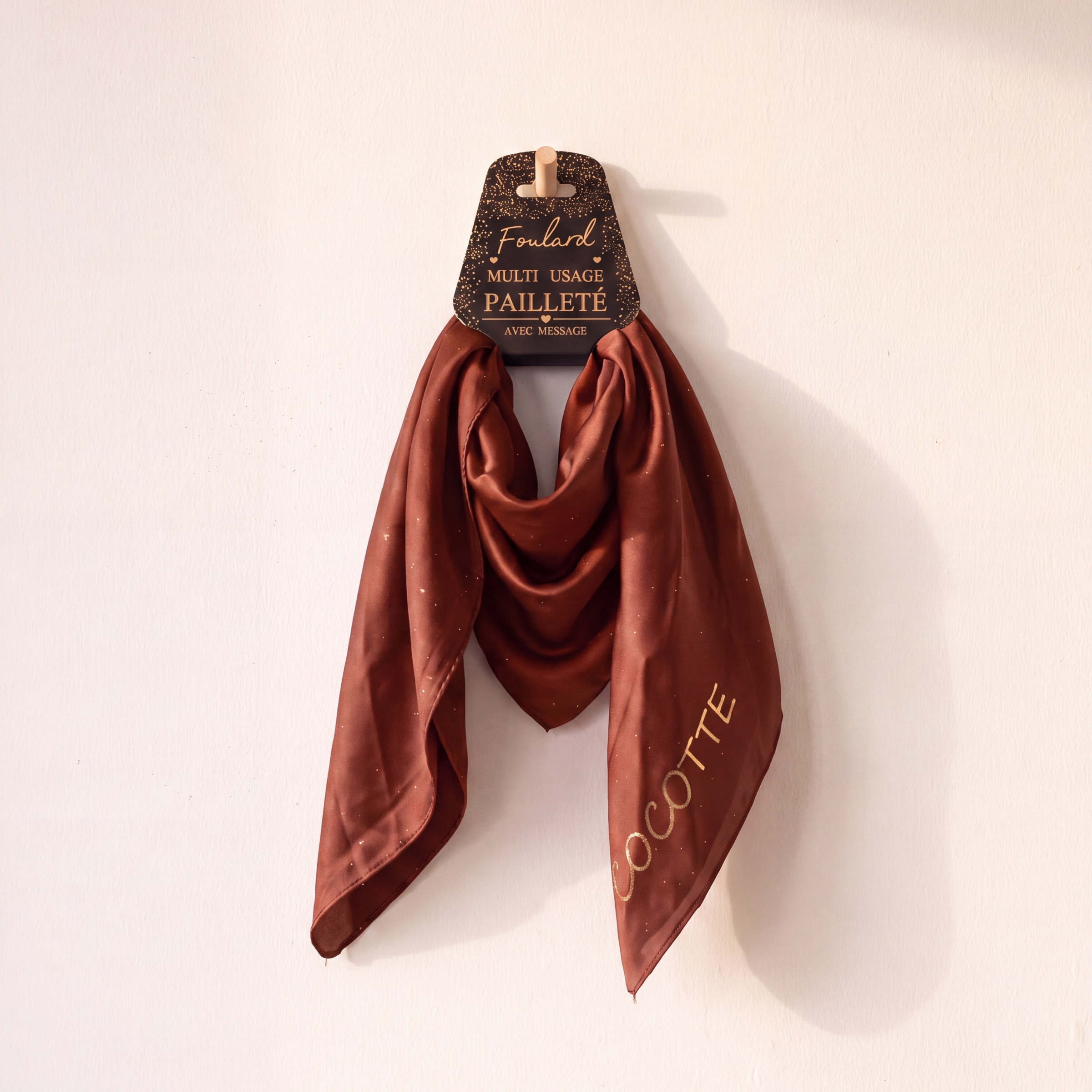 Grossiste Best Fashion - Foulard pailleté message COCOTTE